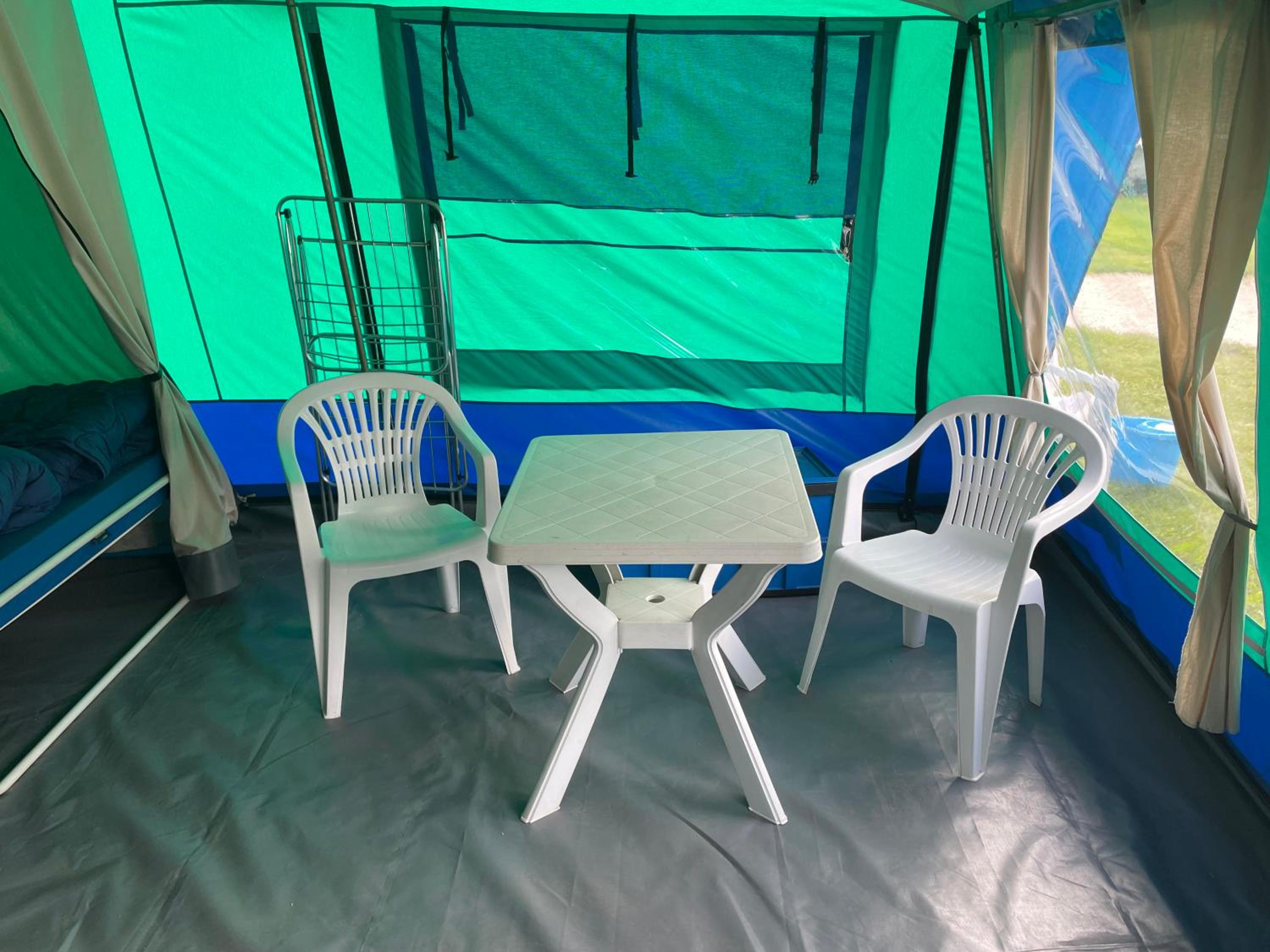 phoenix glamping at camping Lampele