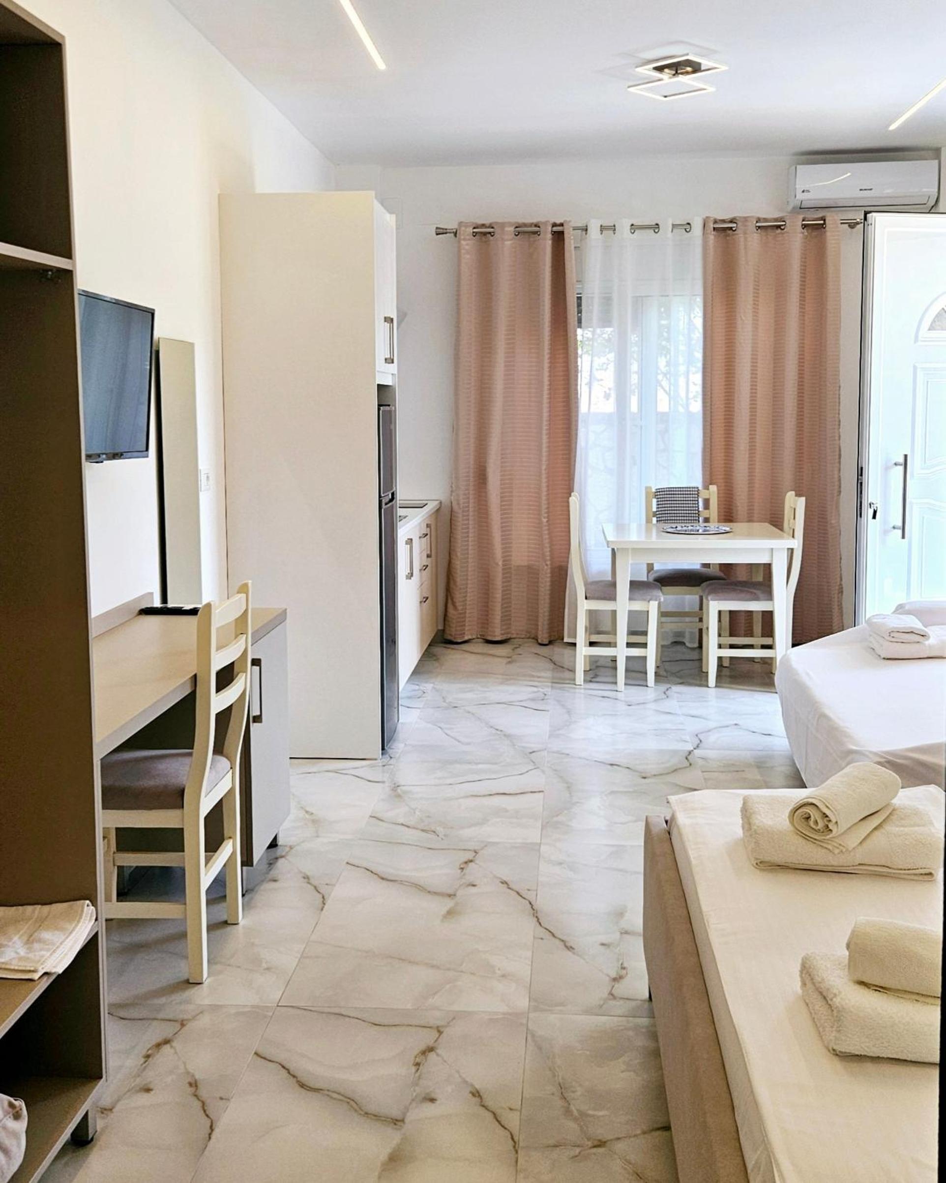 Blue Mare Apartments