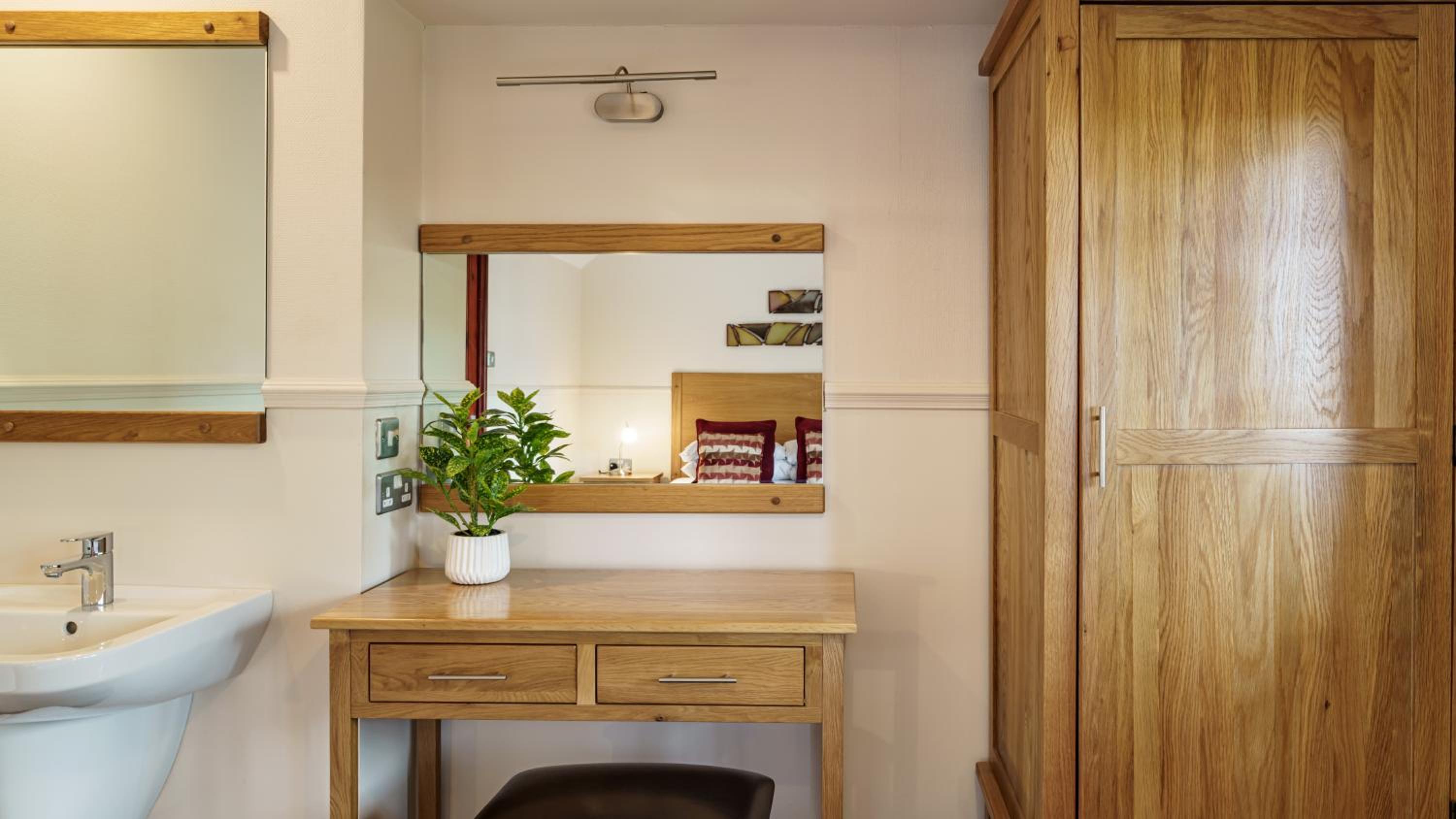 Post Knott Cottage At Windermere Marina Village view 5