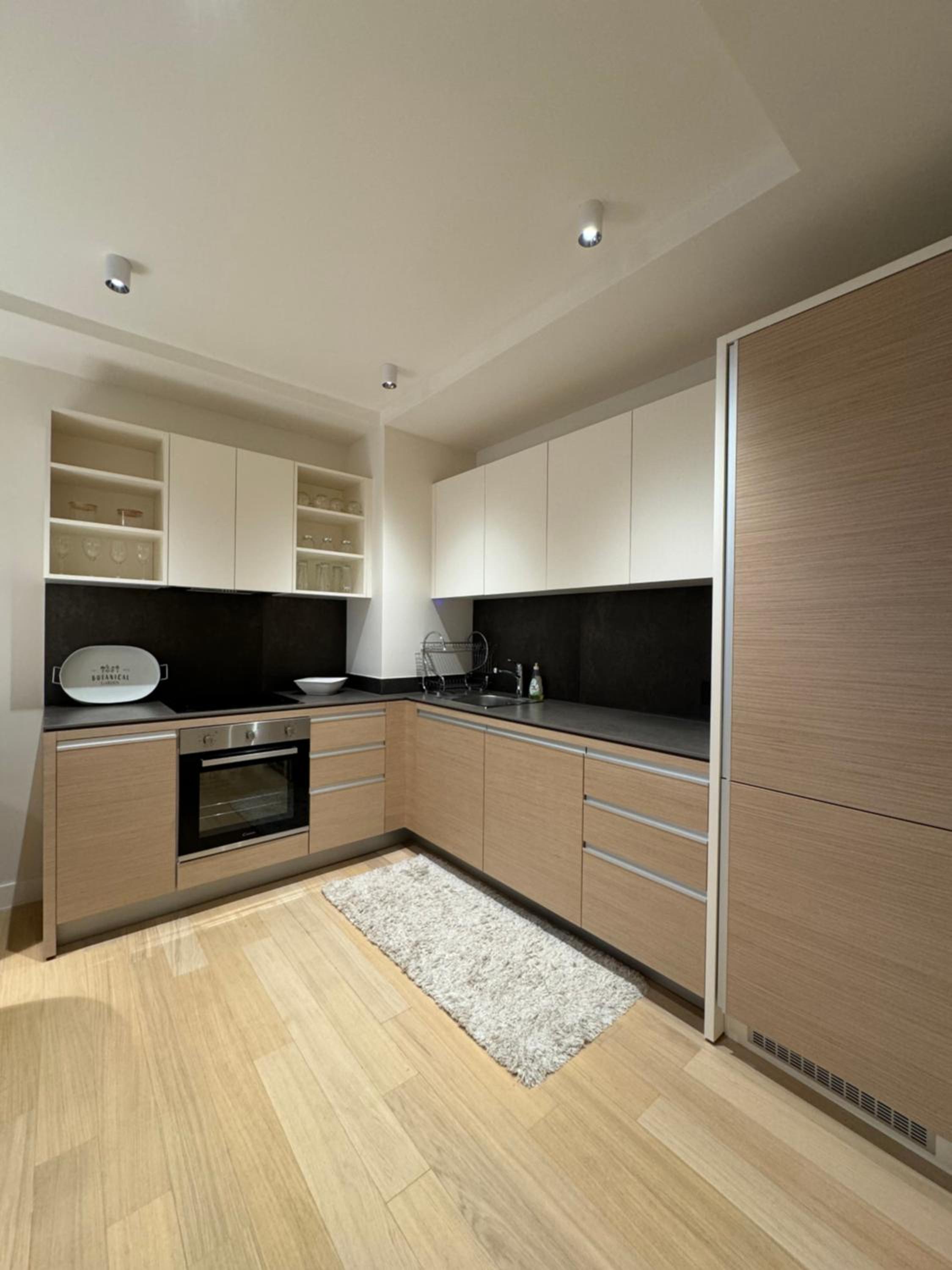 CENTRAL Stars Apartments & Free parking
