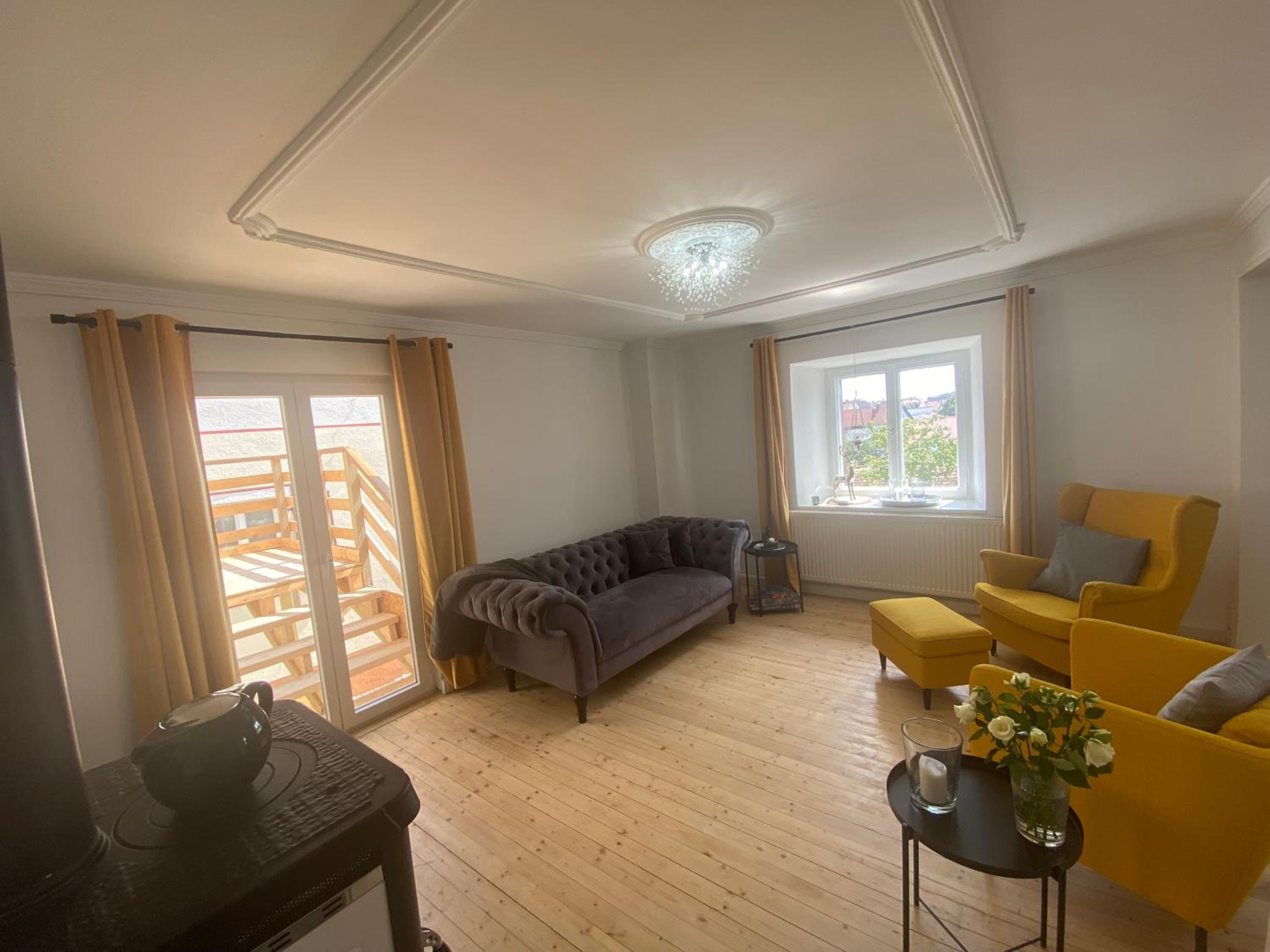 3 Bed Cottage - Sleeps 6 - Parking - Wifi