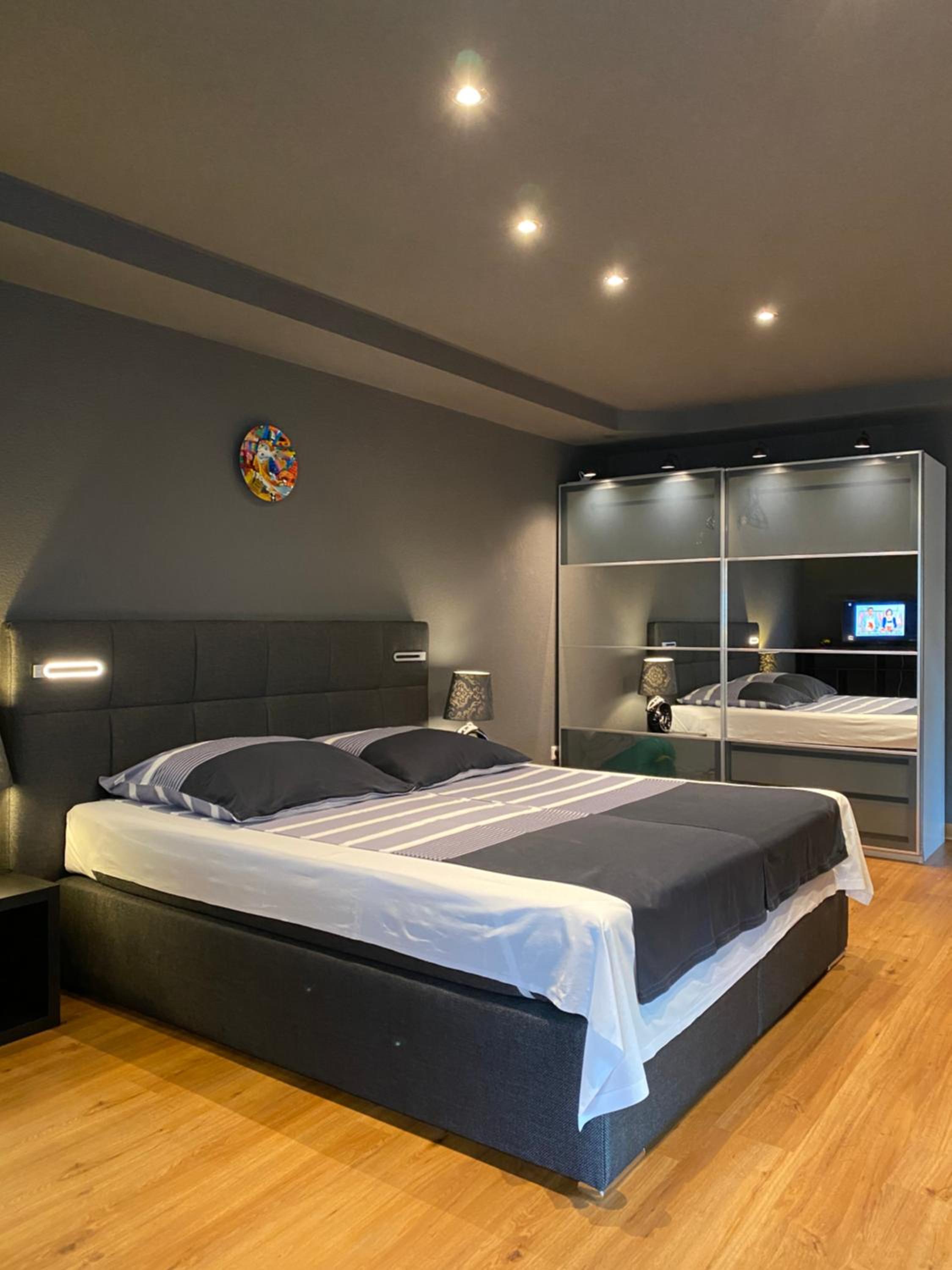 1 grosse elegante Zimmerwohnung 5 Minuten zu Fuss in die Stadtmitte