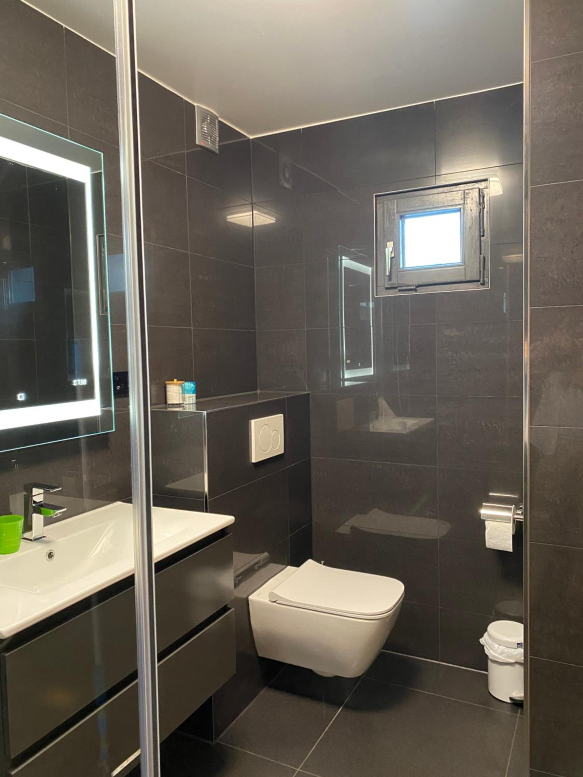 1 grosse elegante Zimmerwohnung 5 Minuten zu Fuss in die Stadtmitte