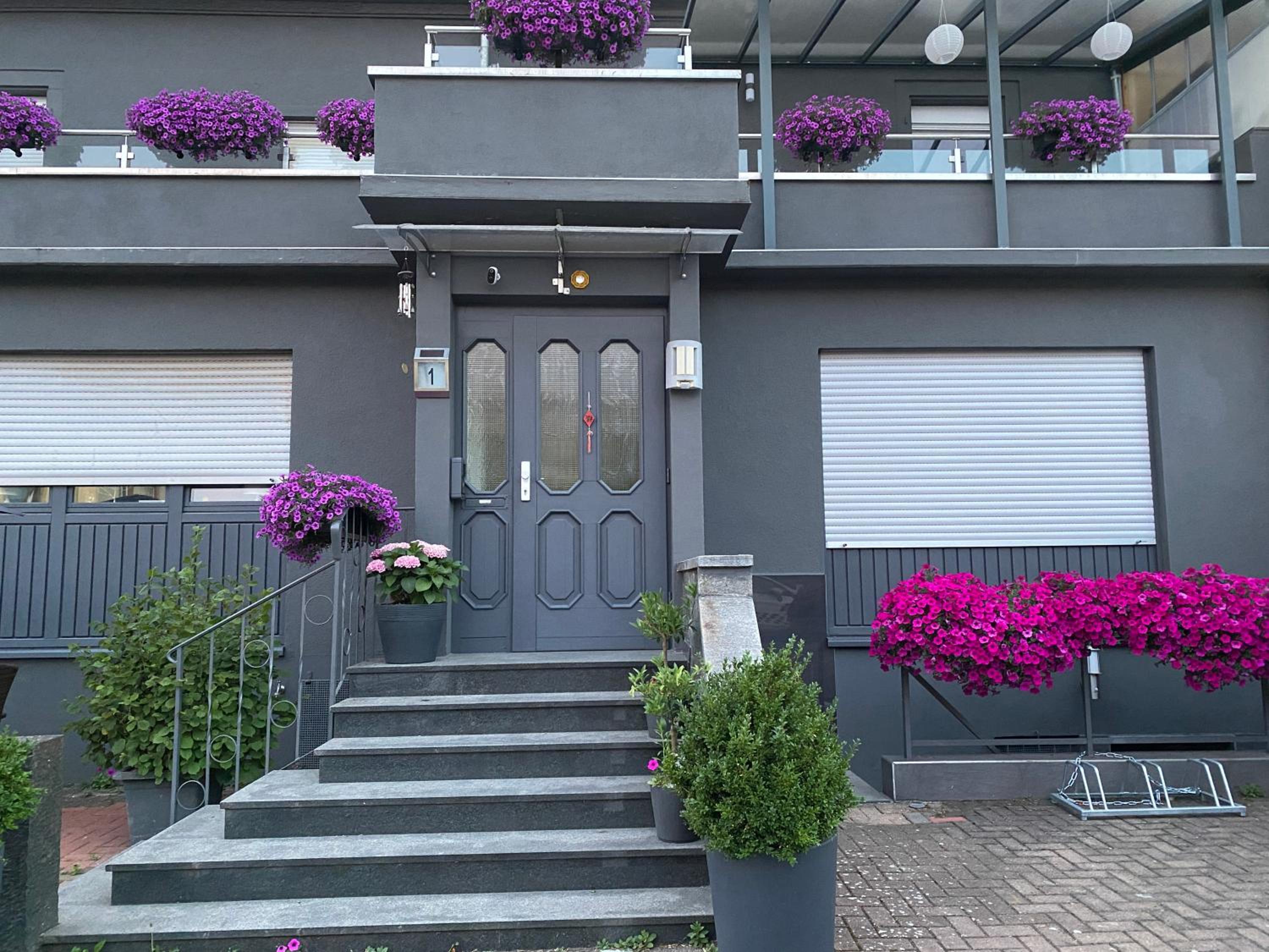 1 grosse elegante Zimmerwohnung 5 Minuten zu Fuss in die Stadtmitte