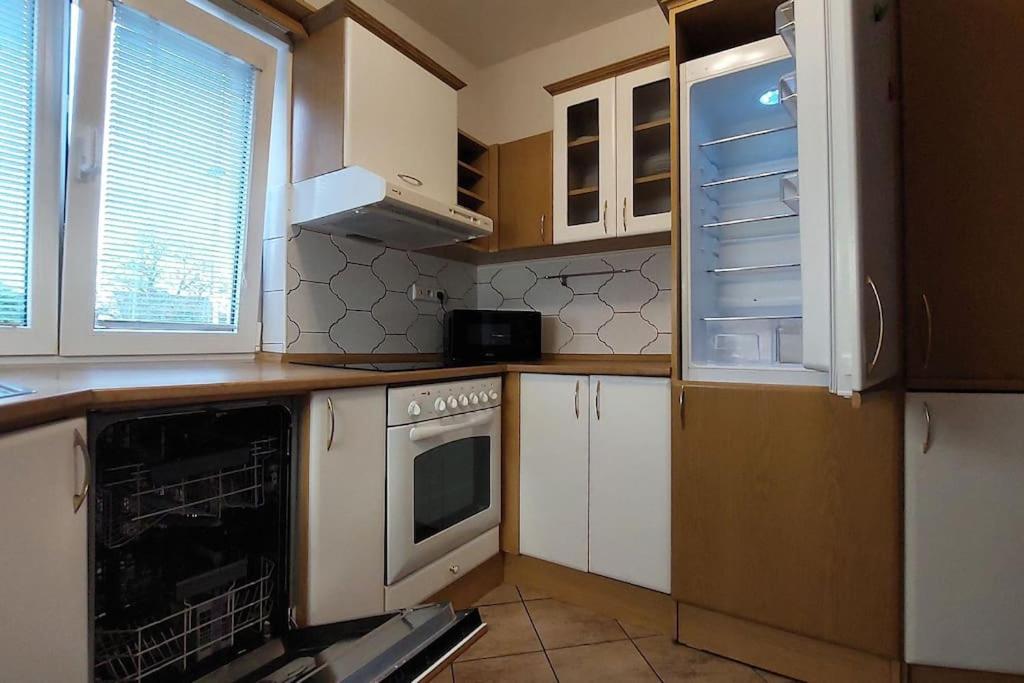 Klasický dům, 5 ložnic , 5 bedrooms, Praha