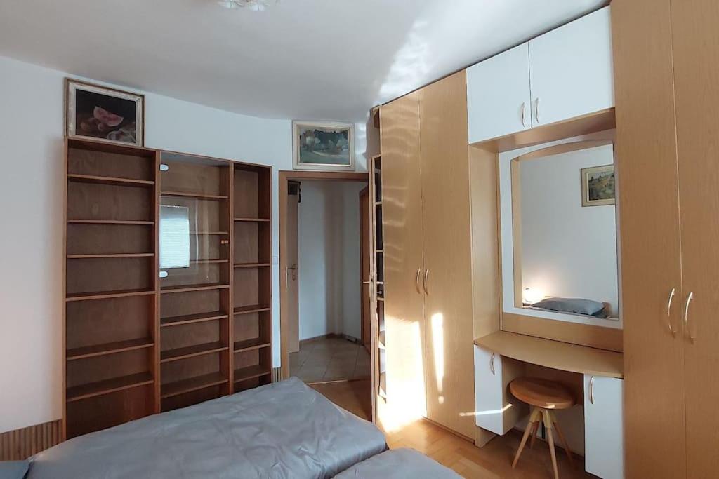 Klasický dům, 5 ložnic , 5 bedrooms, Praha