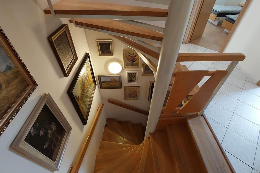 Klasický dům, 5 ložnic , 5 bedrooms, Praha