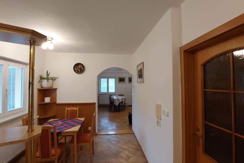 Klasický dům, 5 ložnic , 5 bedrooms, Praha