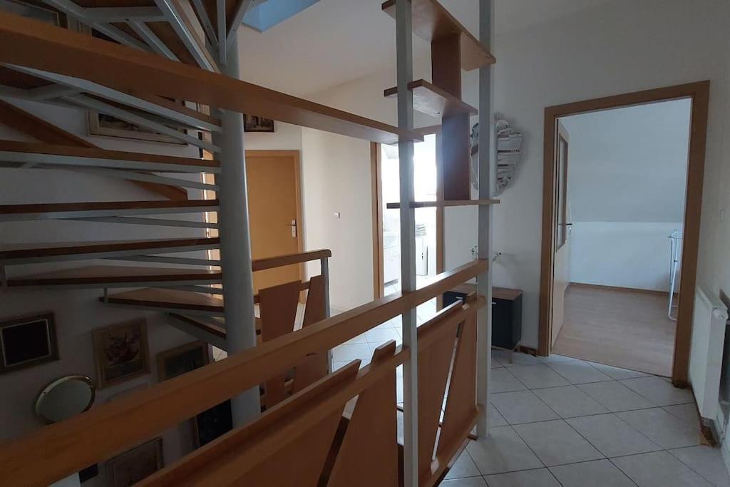 Klasický dům, 5 ložnic , 5 bedrooms, Praha