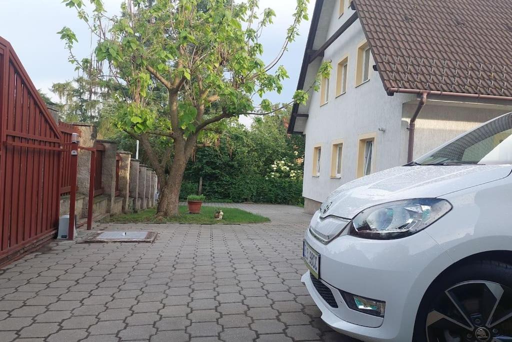 Klasický dům, 5 ložnic , 5 bedrooms, Praha