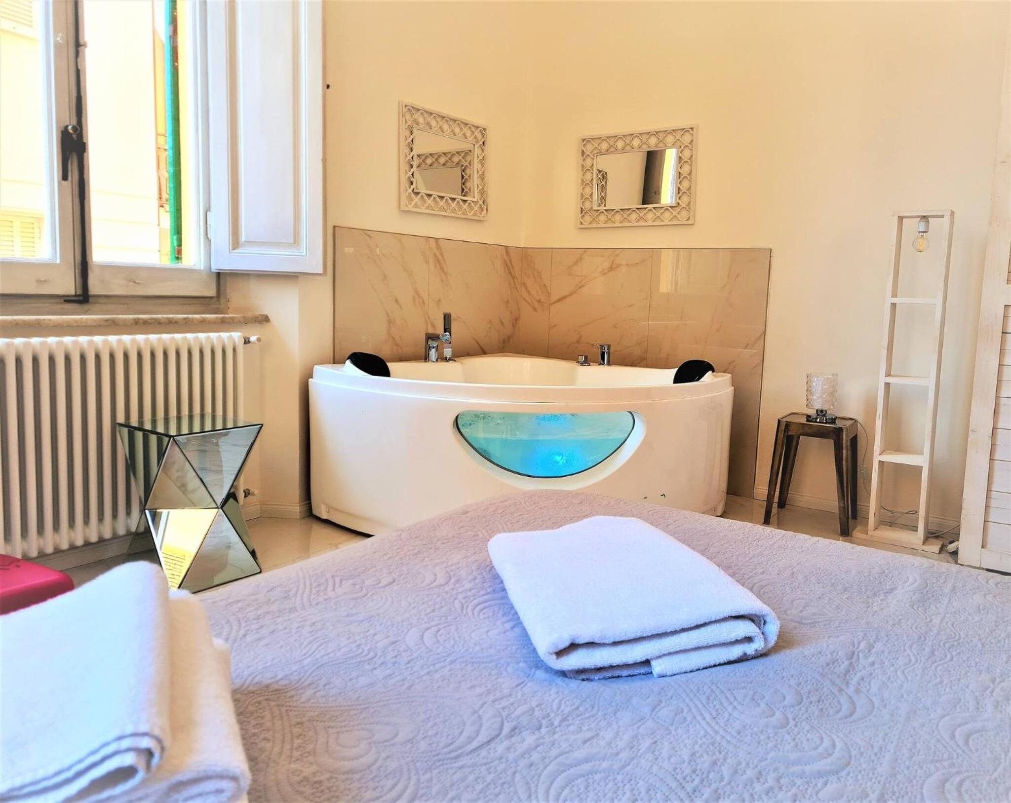 Viareggio Vacations - Allegra Viareggio Suite With Jacuzzi - Property Image 1