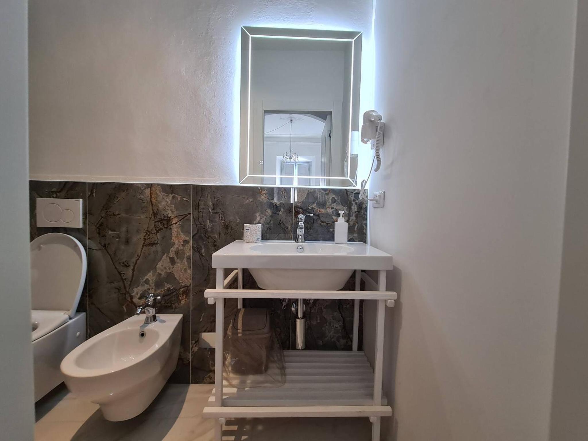 Viareggio Vacations - Allegra Viareggio Suite With Jacuzzi - Property Image 12