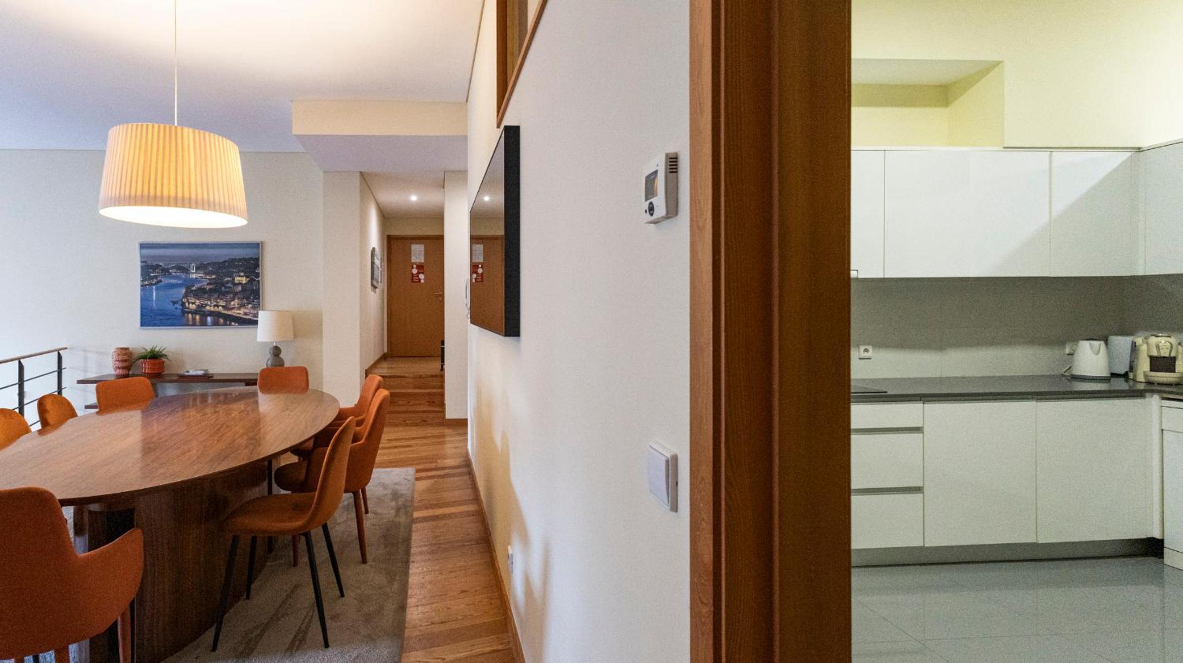 Mouzinho's Place by LovelyStay view 4