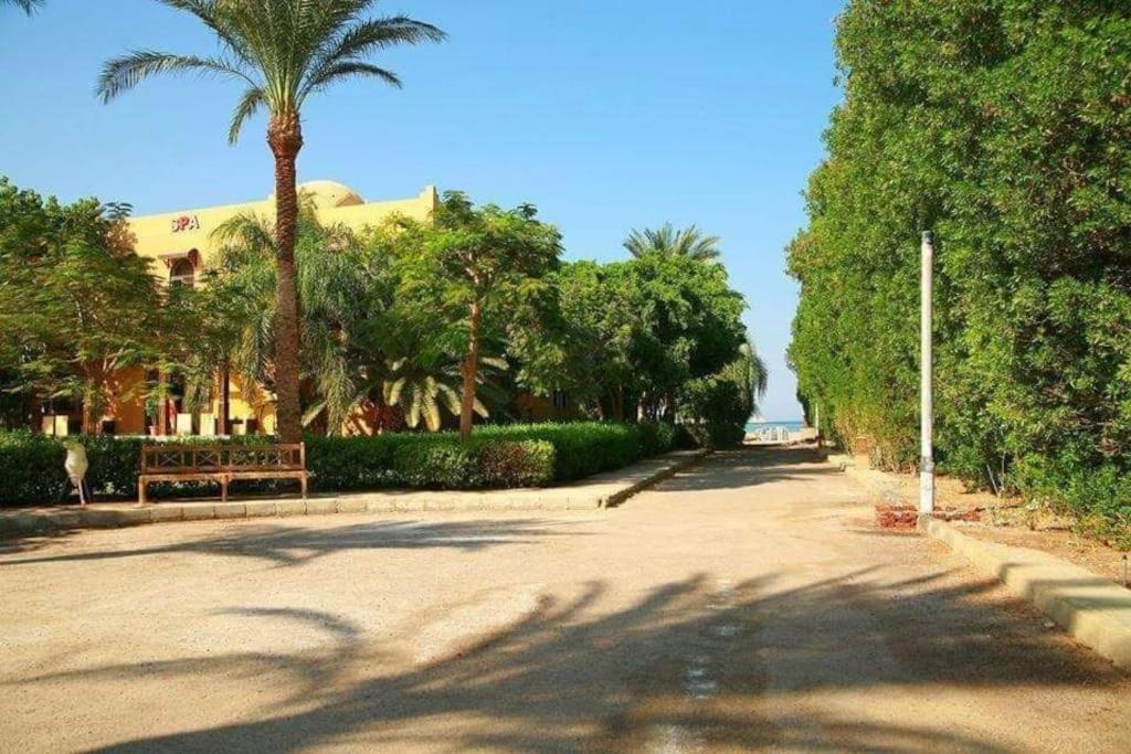 Chalet in Stella Makadi on ground floor with beach and pools access