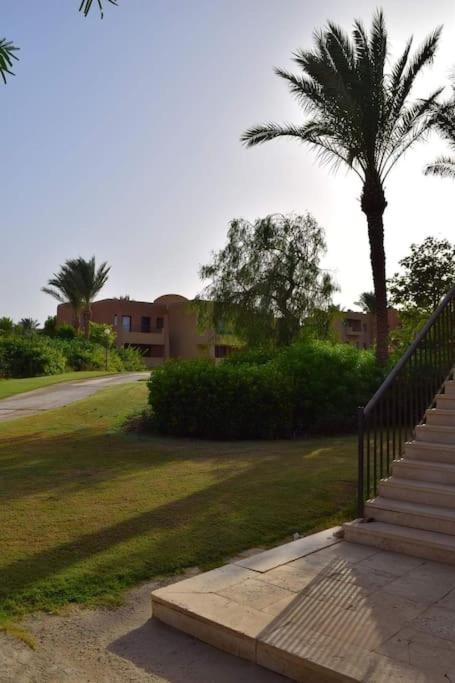 Chalet in Stella Makadi on ground floor with beach and pools access