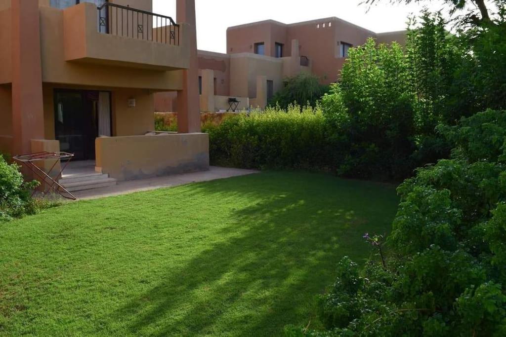 Chalet in Stella Makadi on ground floor with beach and pools access