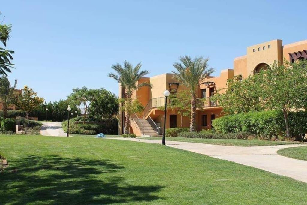 Chalet in Stella Makadi on ground floor with beach and pools access