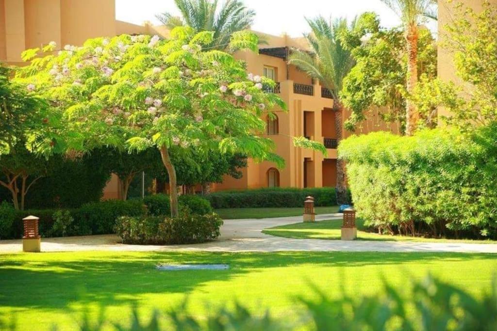 Chalet in Stella Makadi on ground floor with beach and pools access