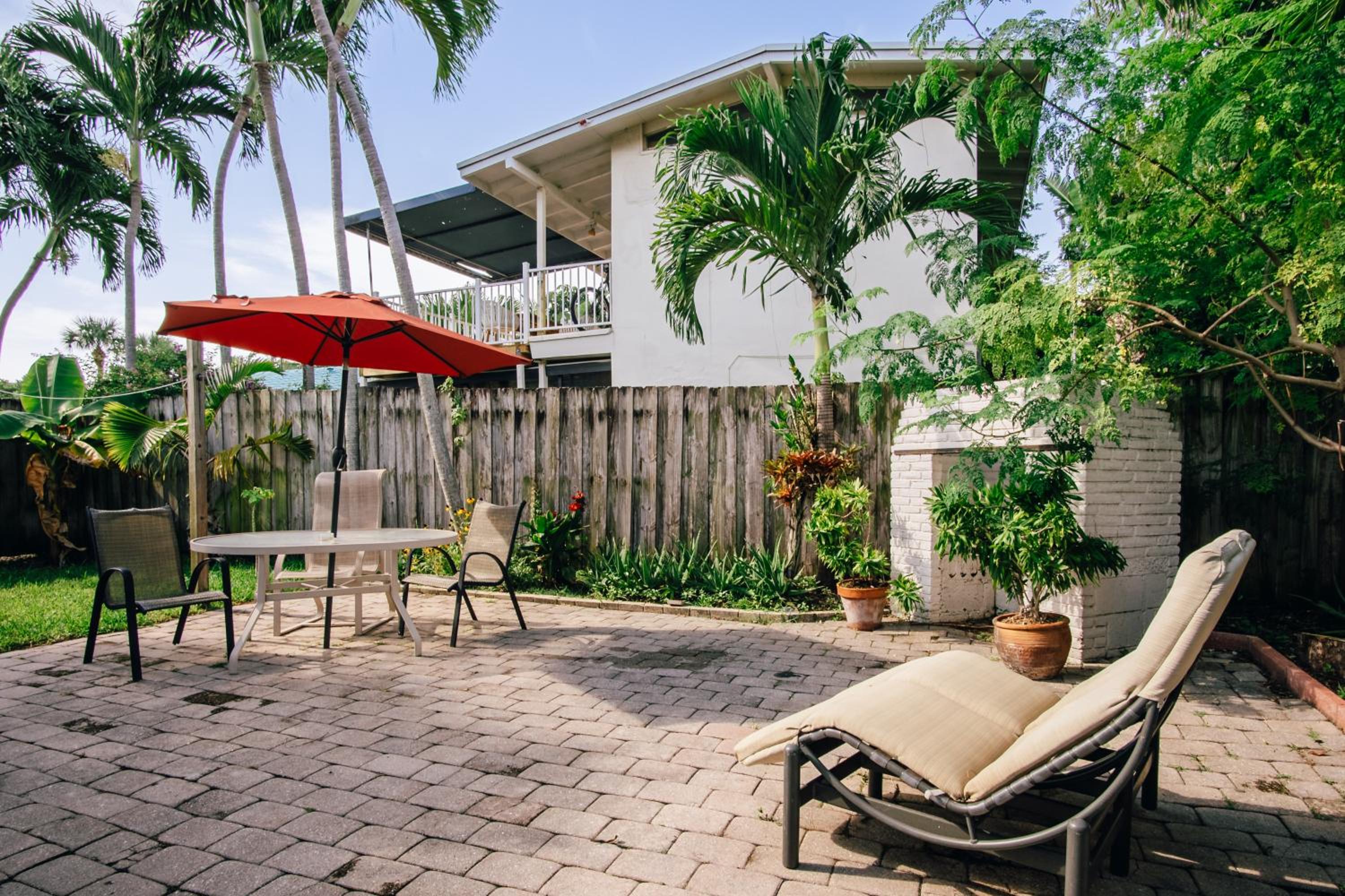 Secluded Beach Adventure Cabana - Newly Renovated! view 4