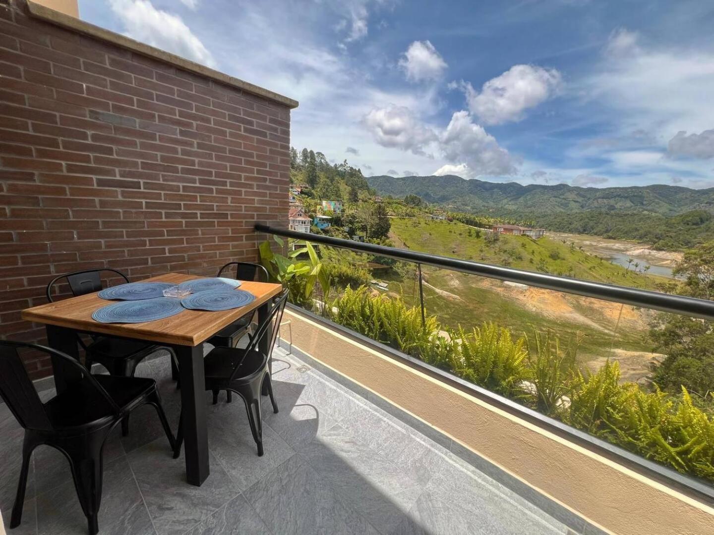 Penthouse View & Lake Access 5min To Town