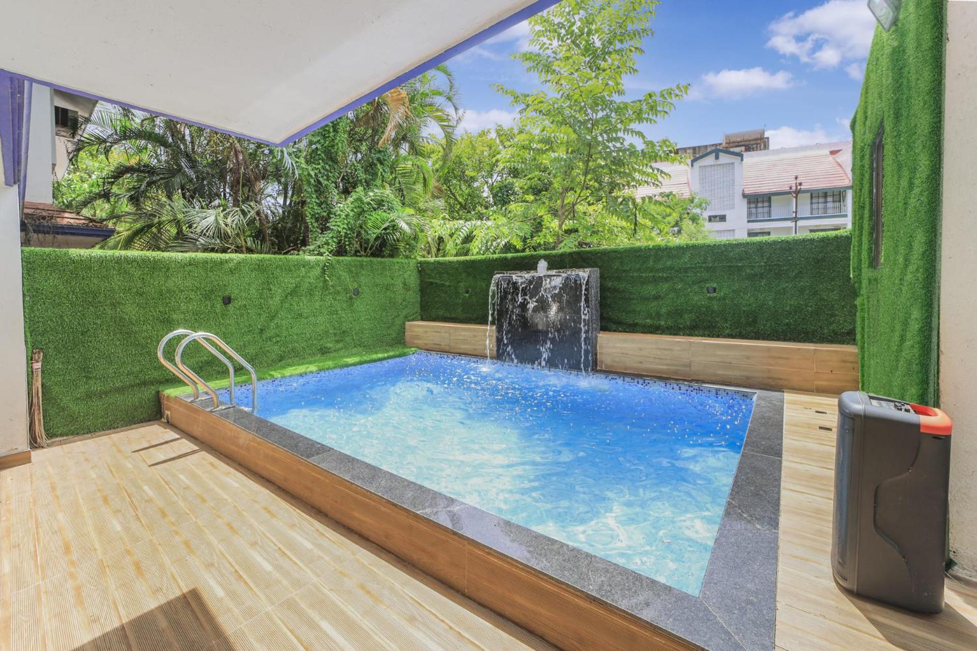 3BHK with Pool - Dream Habitat by Universe Villas