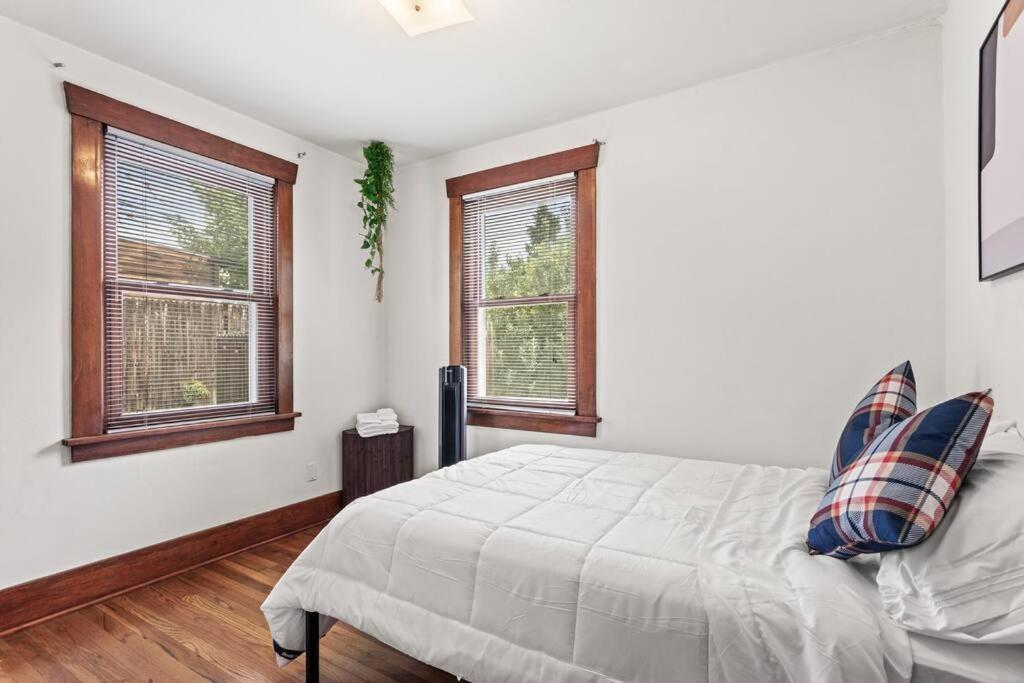 Cozy Craftsman 1 Blck away Swedish Craig 5 min DU, photo 9