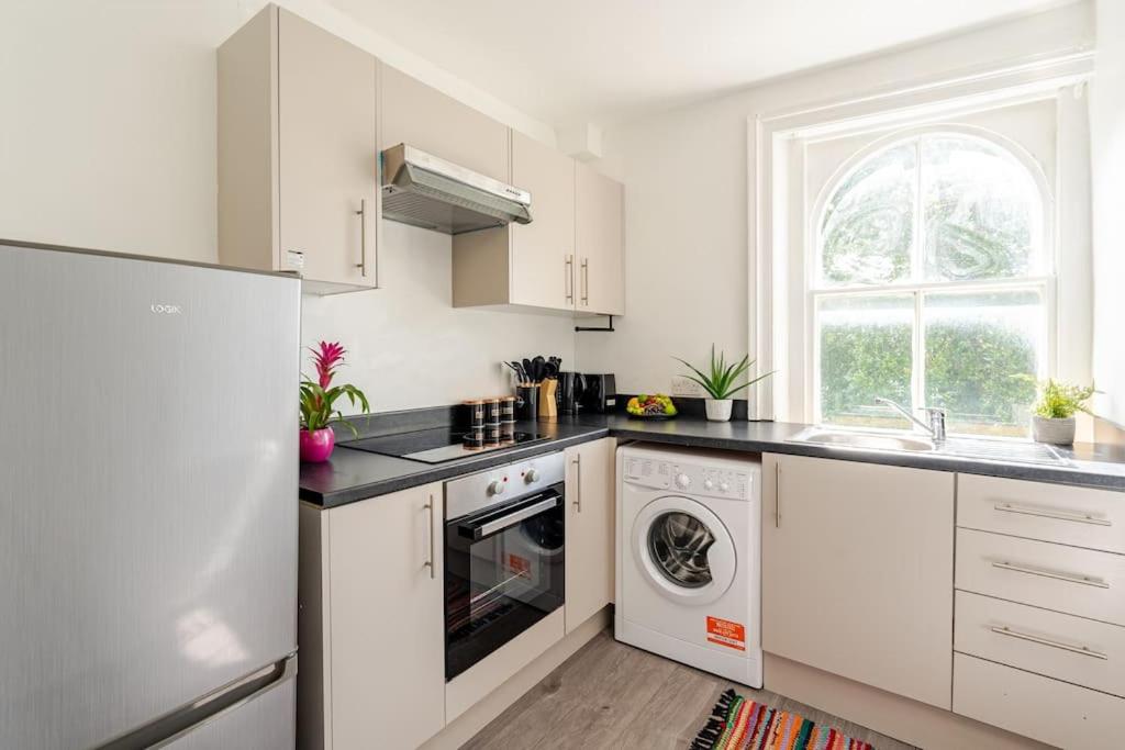 West Oasis - 6 sleeps - Notting Hill