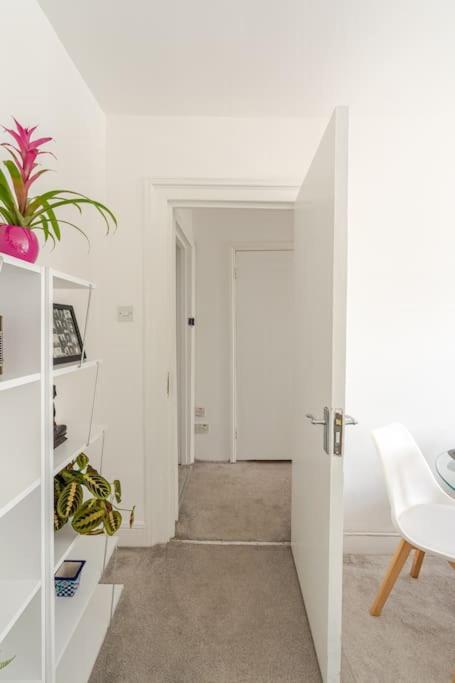 West Oasis - 6 sleeps - Notting Hill