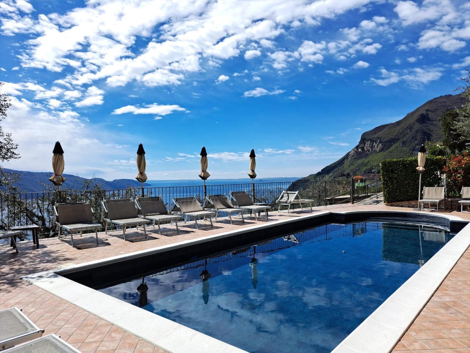 Il Cinque en Tignale — recepcion & lobby
