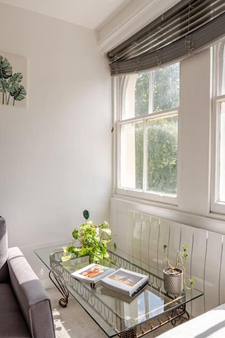 West Oasis - 6 sleeps - Notting Hill