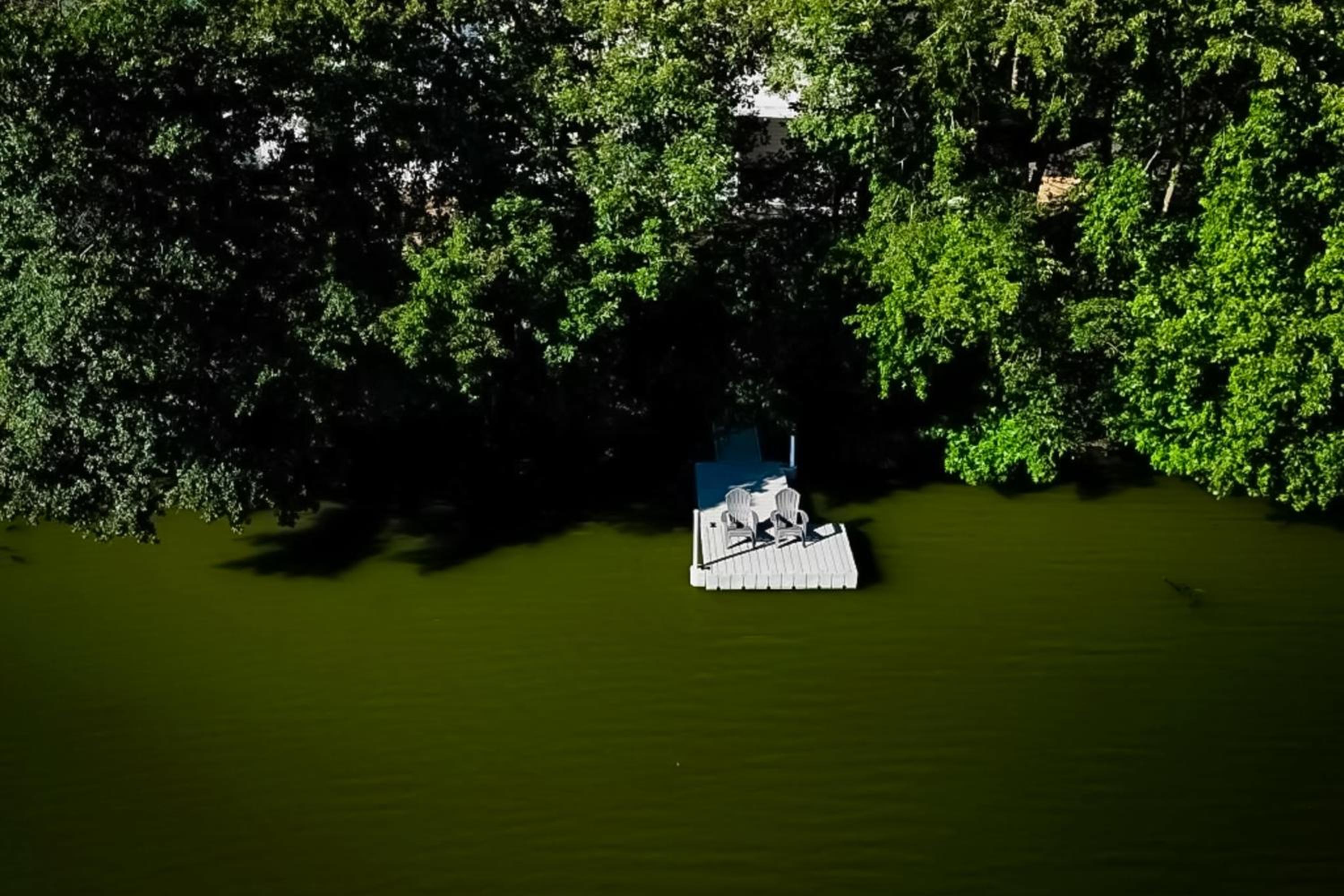 3BR Riverfront Home with kayaks and Game room