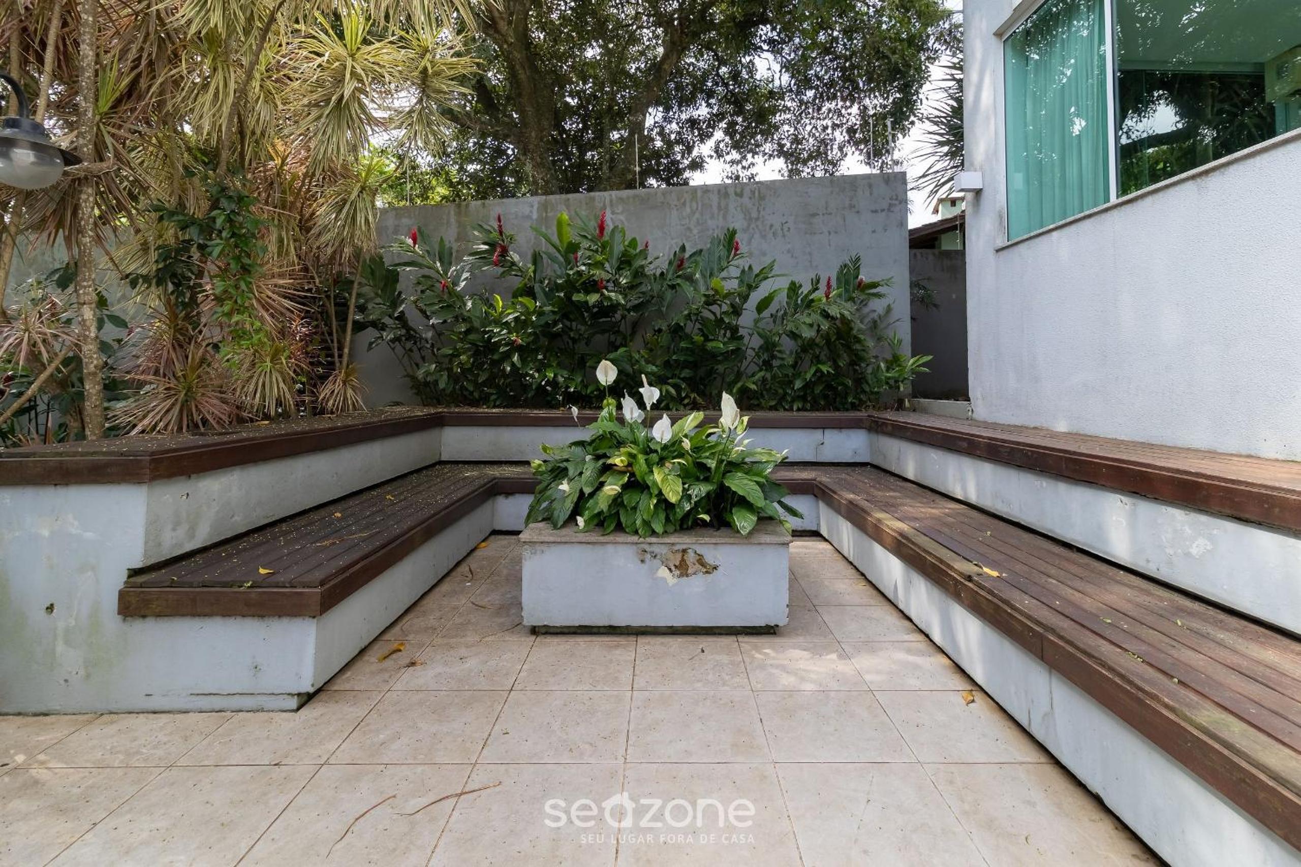 Apt with Charming Sea View in Itacorubi CMR204