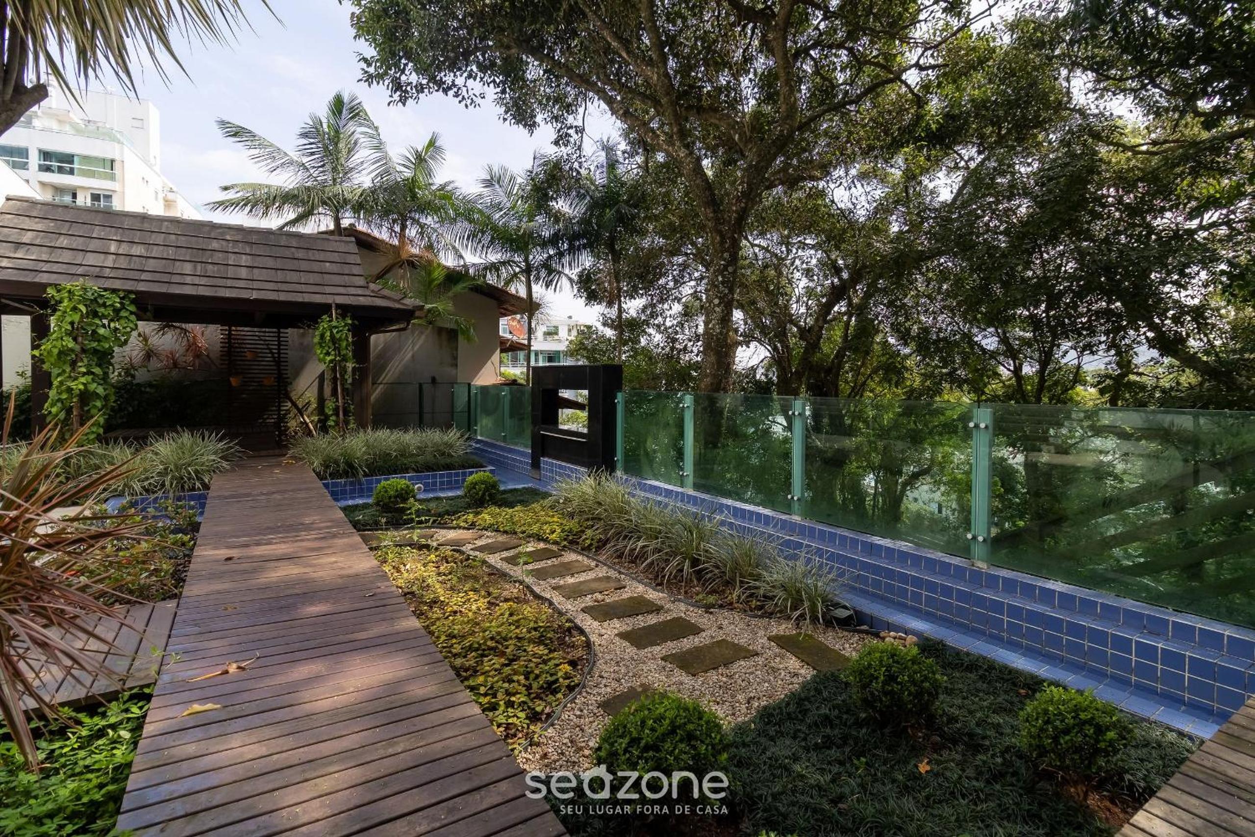 Apt with Charming Sea View in Itacorubi CMR204