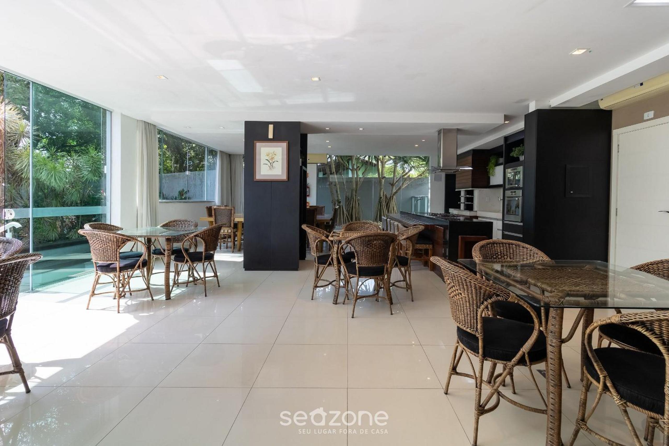 Apt with Charming Sea View in Itacorubi CMR204