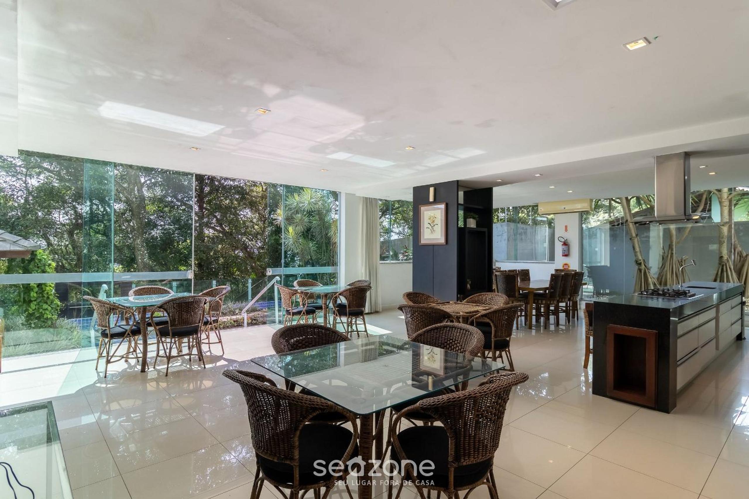 Apt with Charming Sea View in Itacorubi CMR204