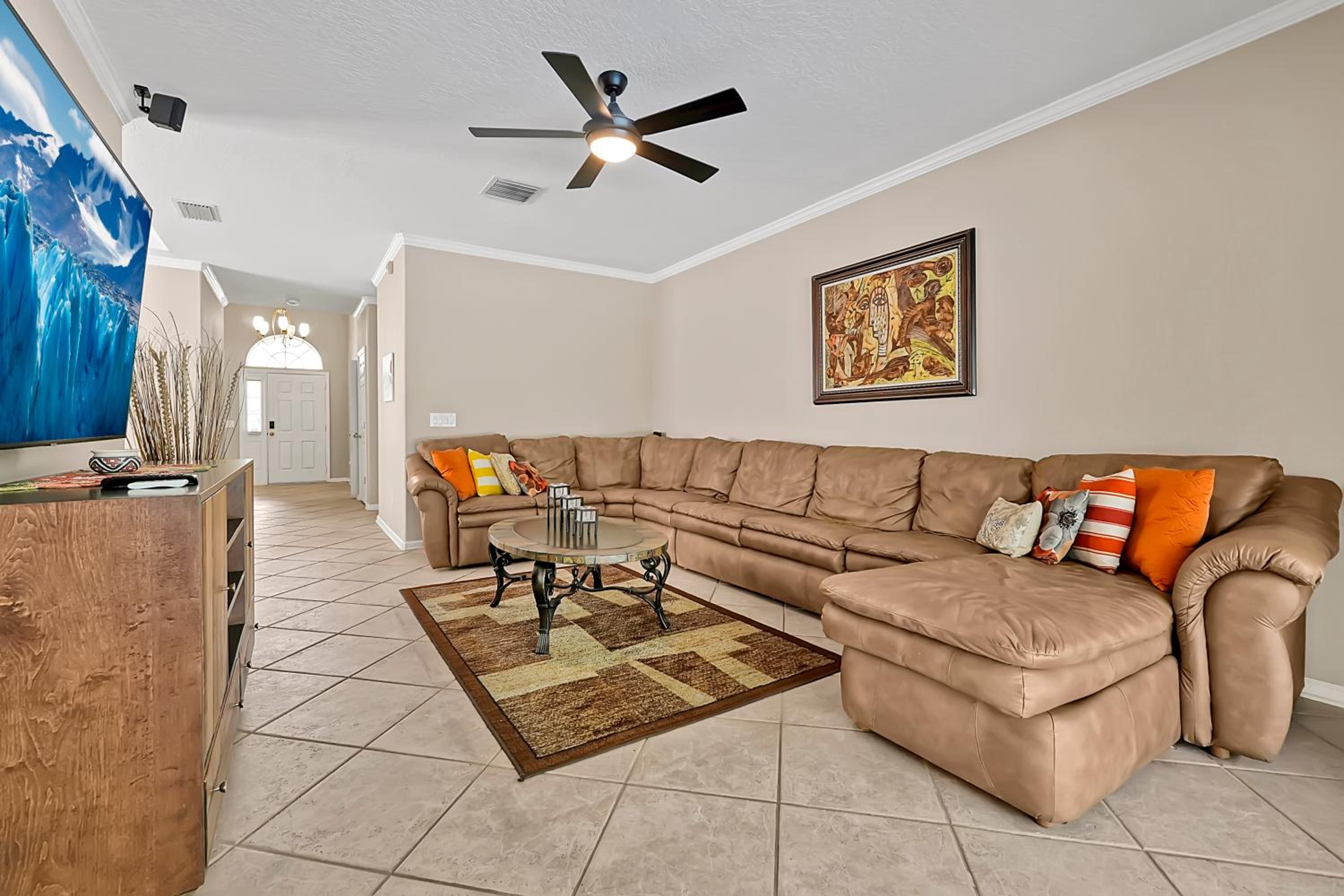 Entire home w/ Private Pool,Gated Near Disney