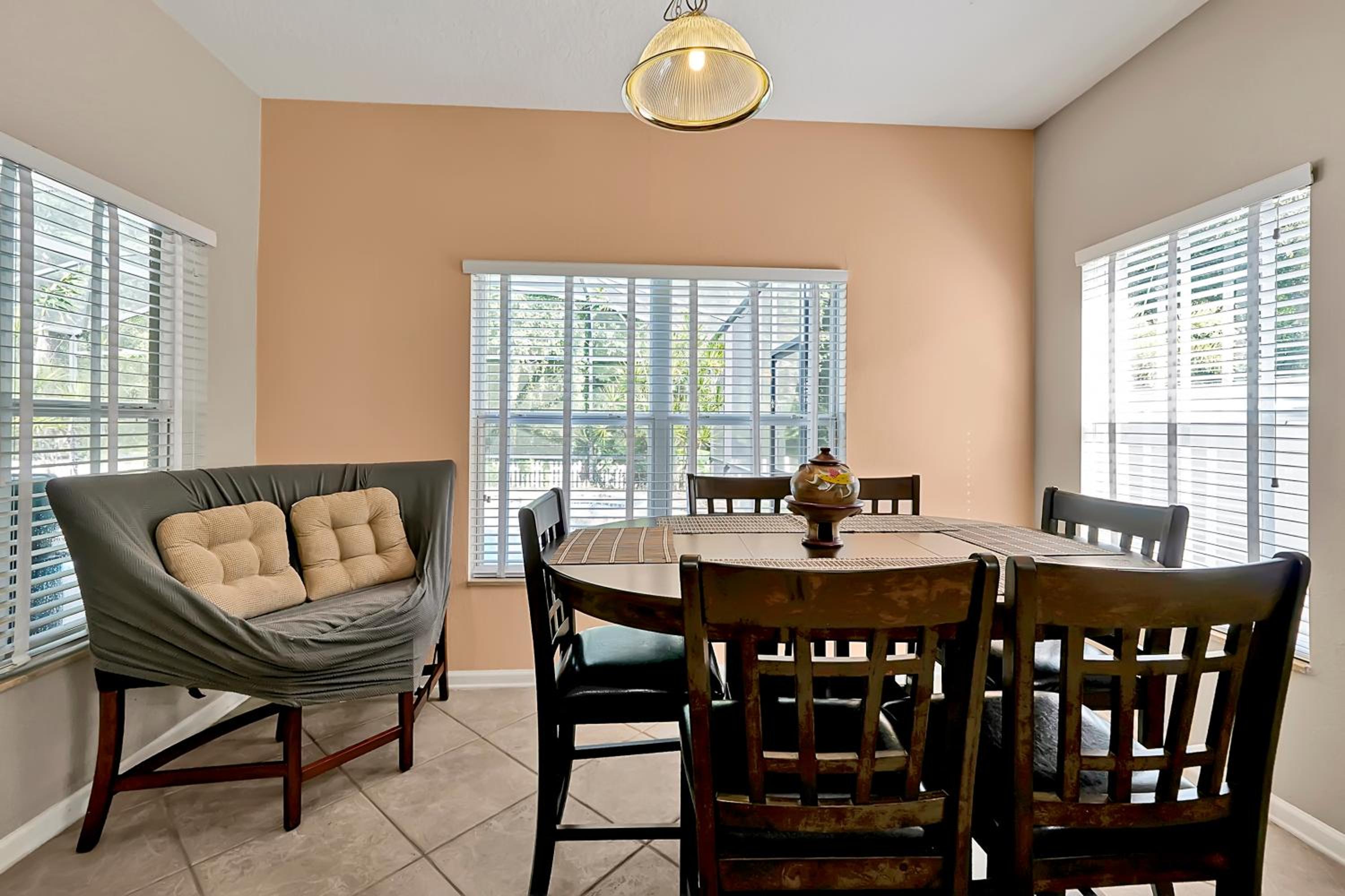 Entire home w/ Private Pool,Gated Near Disney