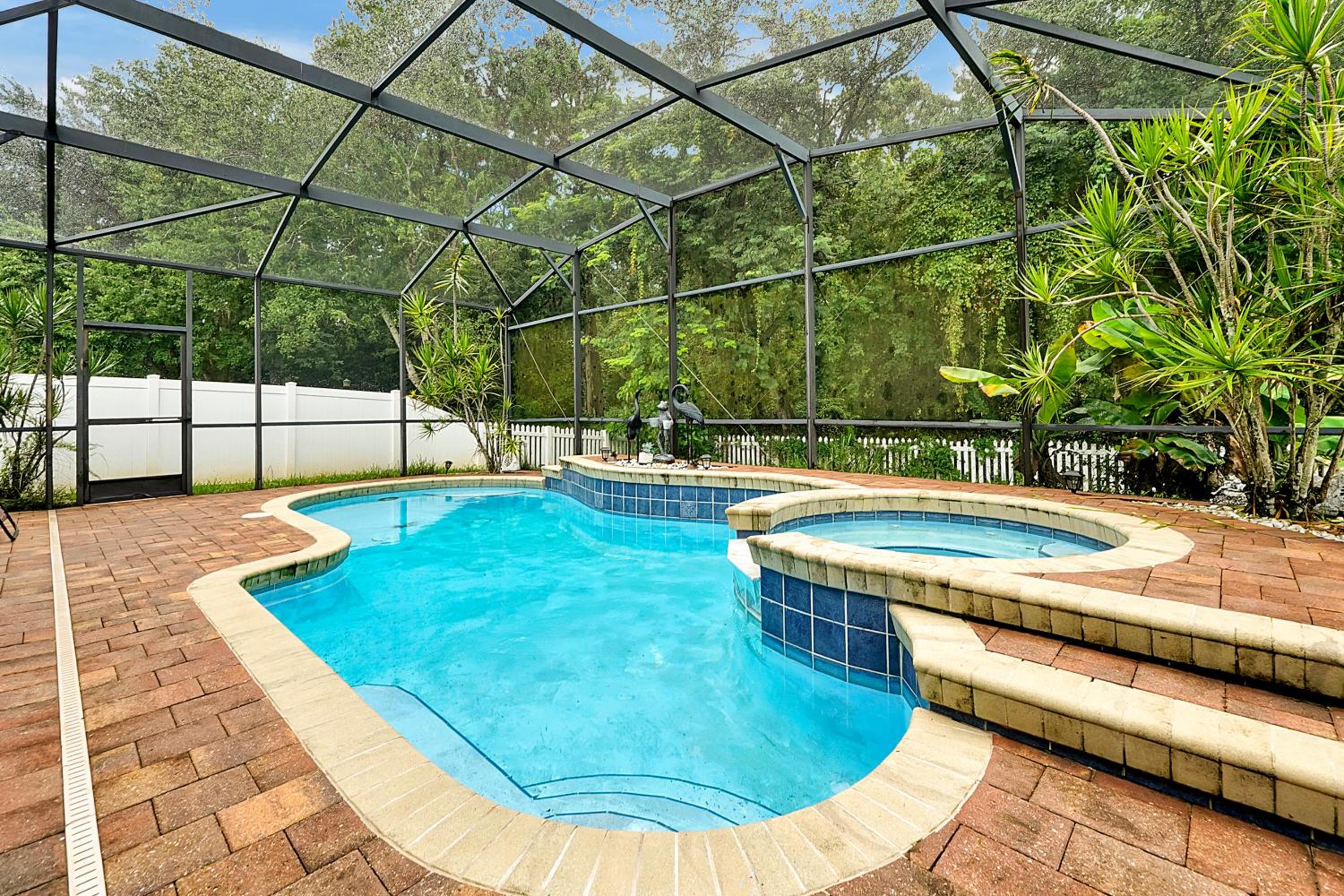 Entire home w/ Private Pool,Gated Near Disney