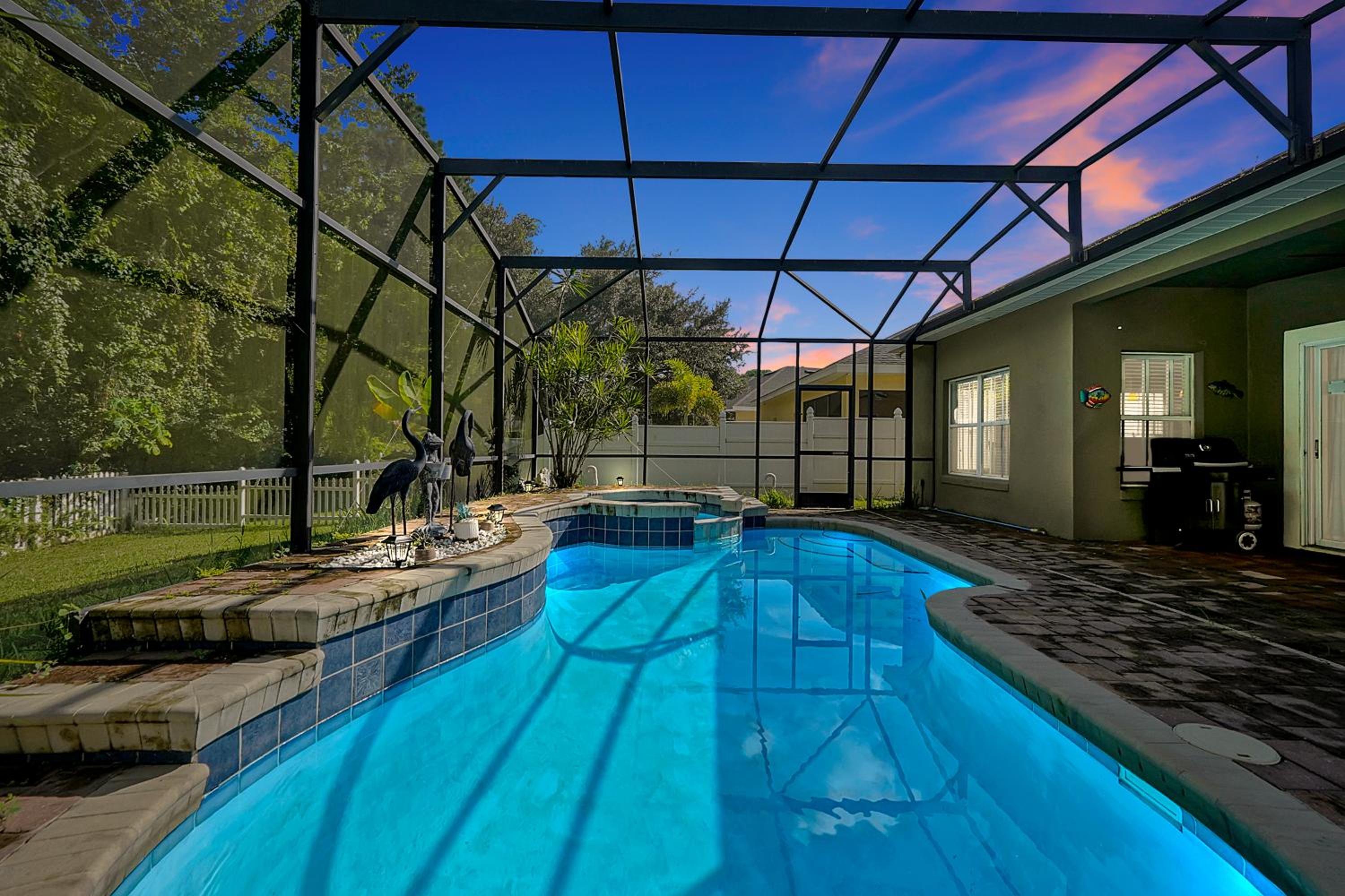 Entire home w/ Private Pool,Gated Near Disney