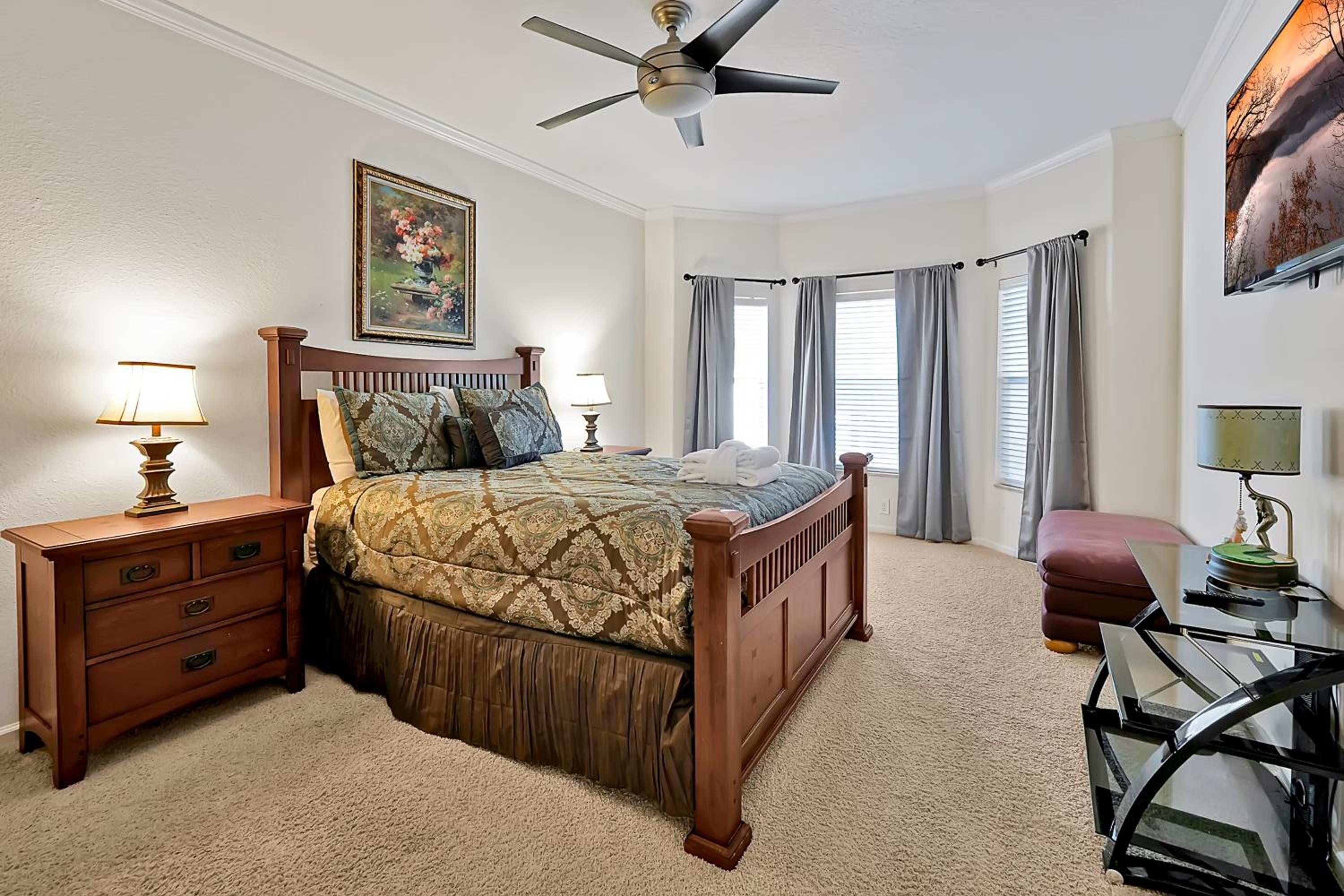 Entire home w/ Private Pool,Gated Near Disney