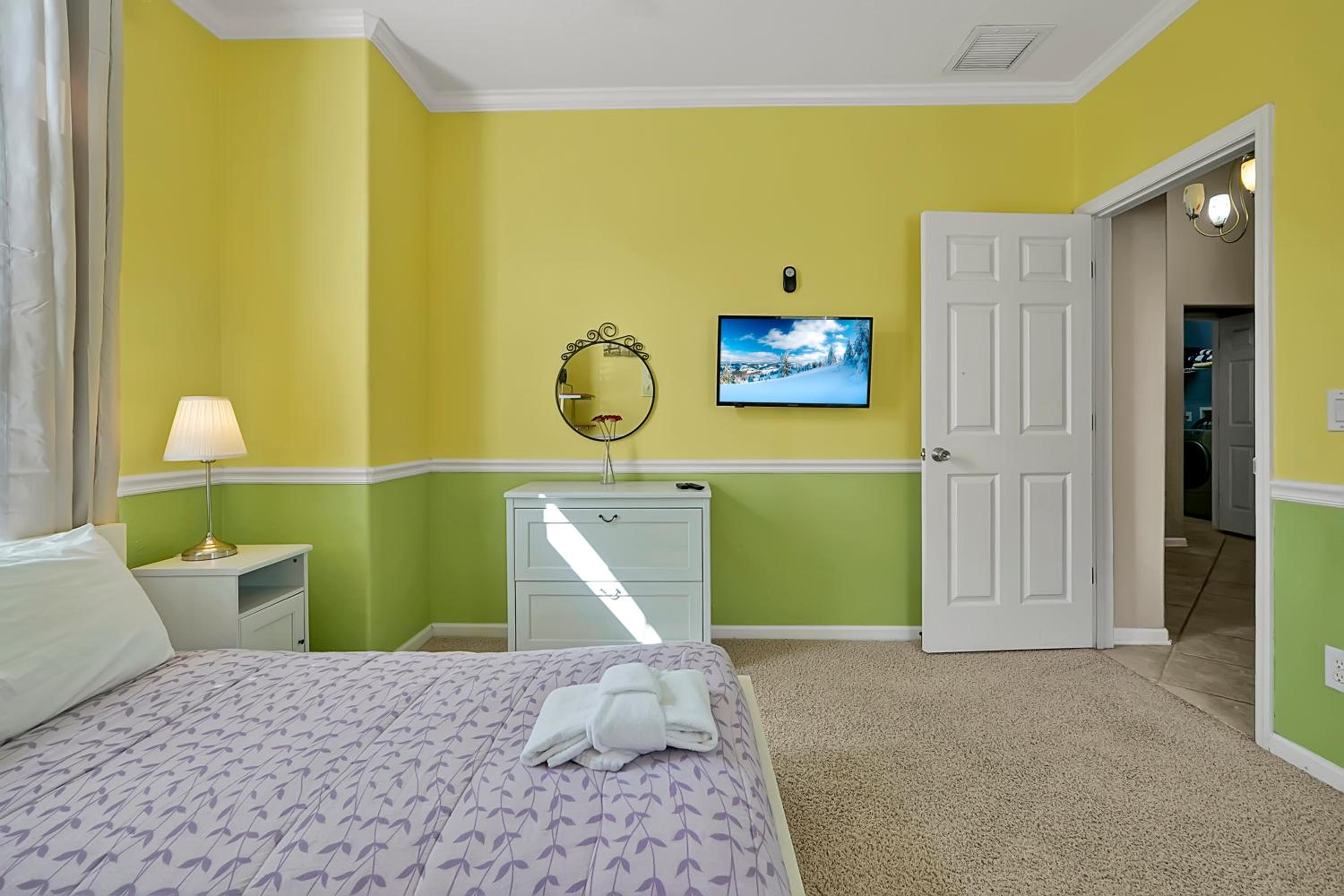 Entire home w/ Private Pool,Gated Near Disney