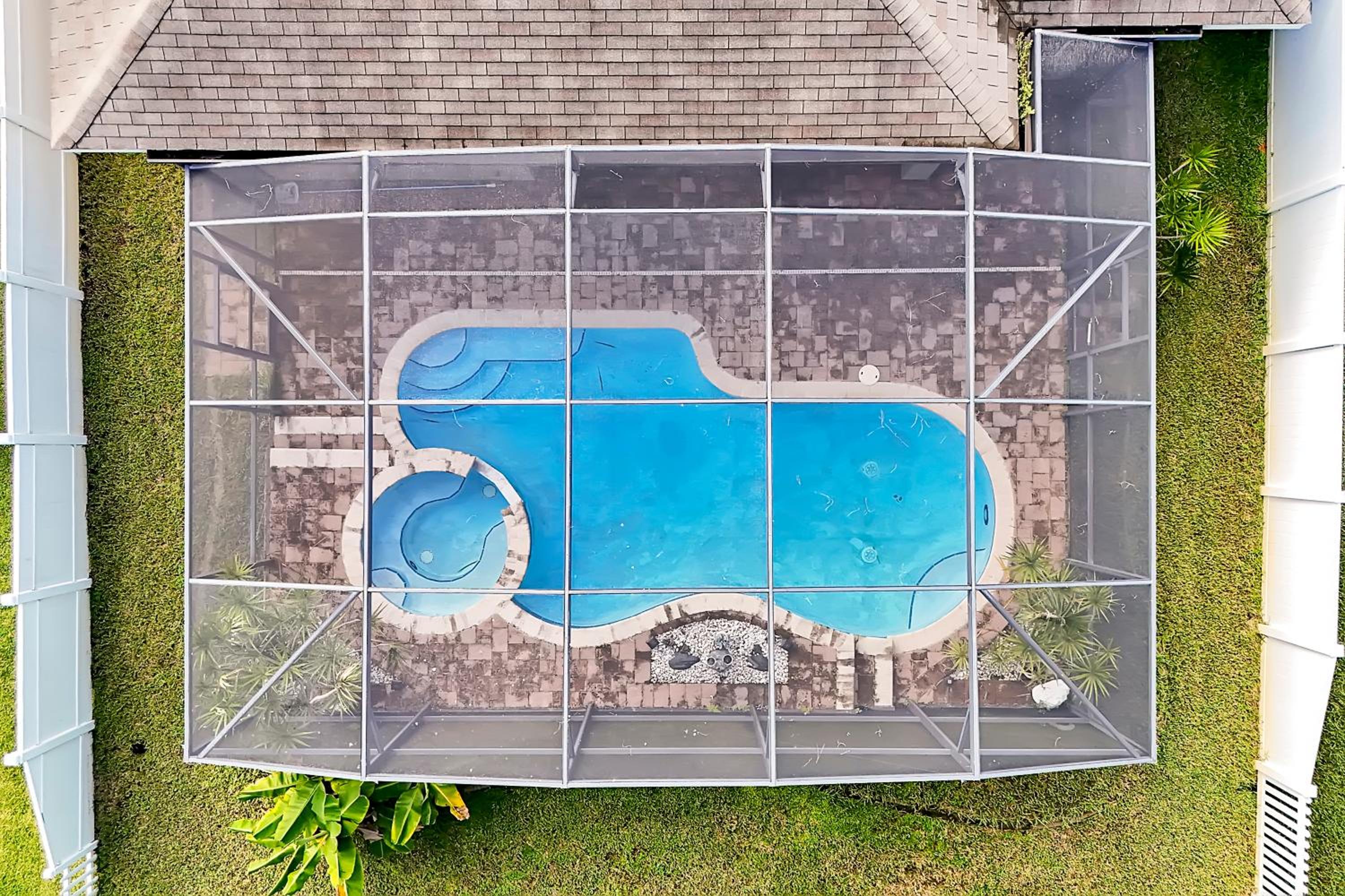 Entire home w/ Private Pool,Gated Near Disney