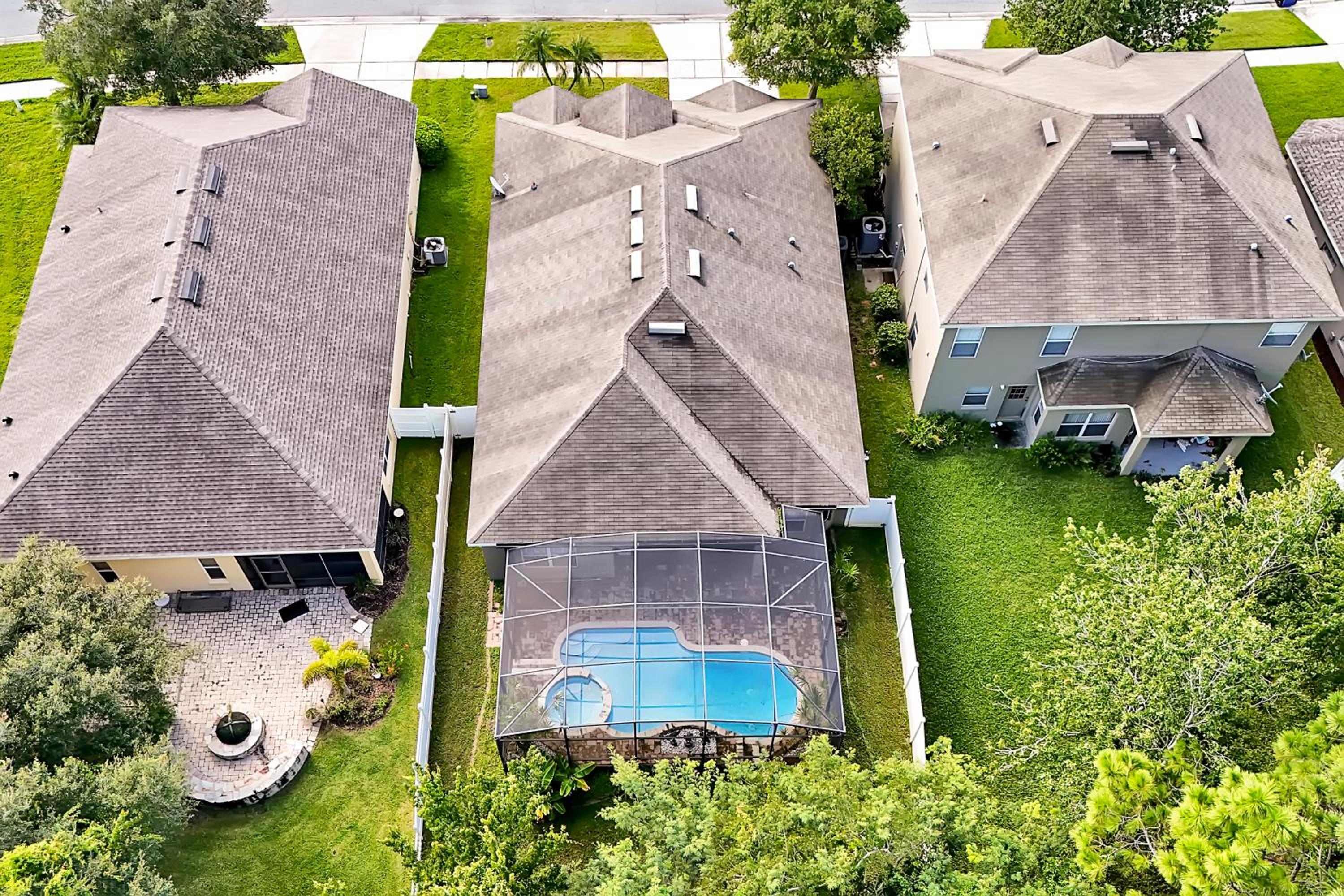 Entire home w/ Private Pool,Gated Near Disney