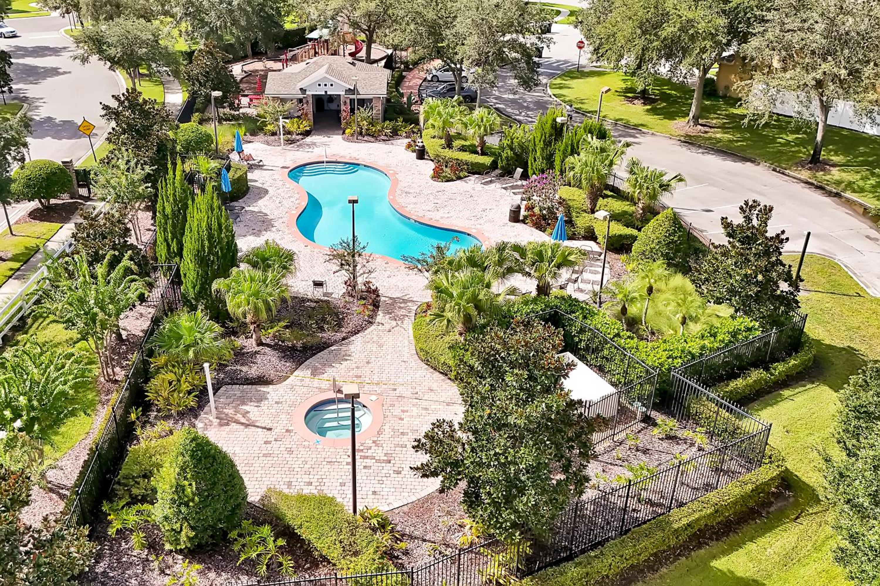 Entire home w/ Private Pool,Gated Near Disney