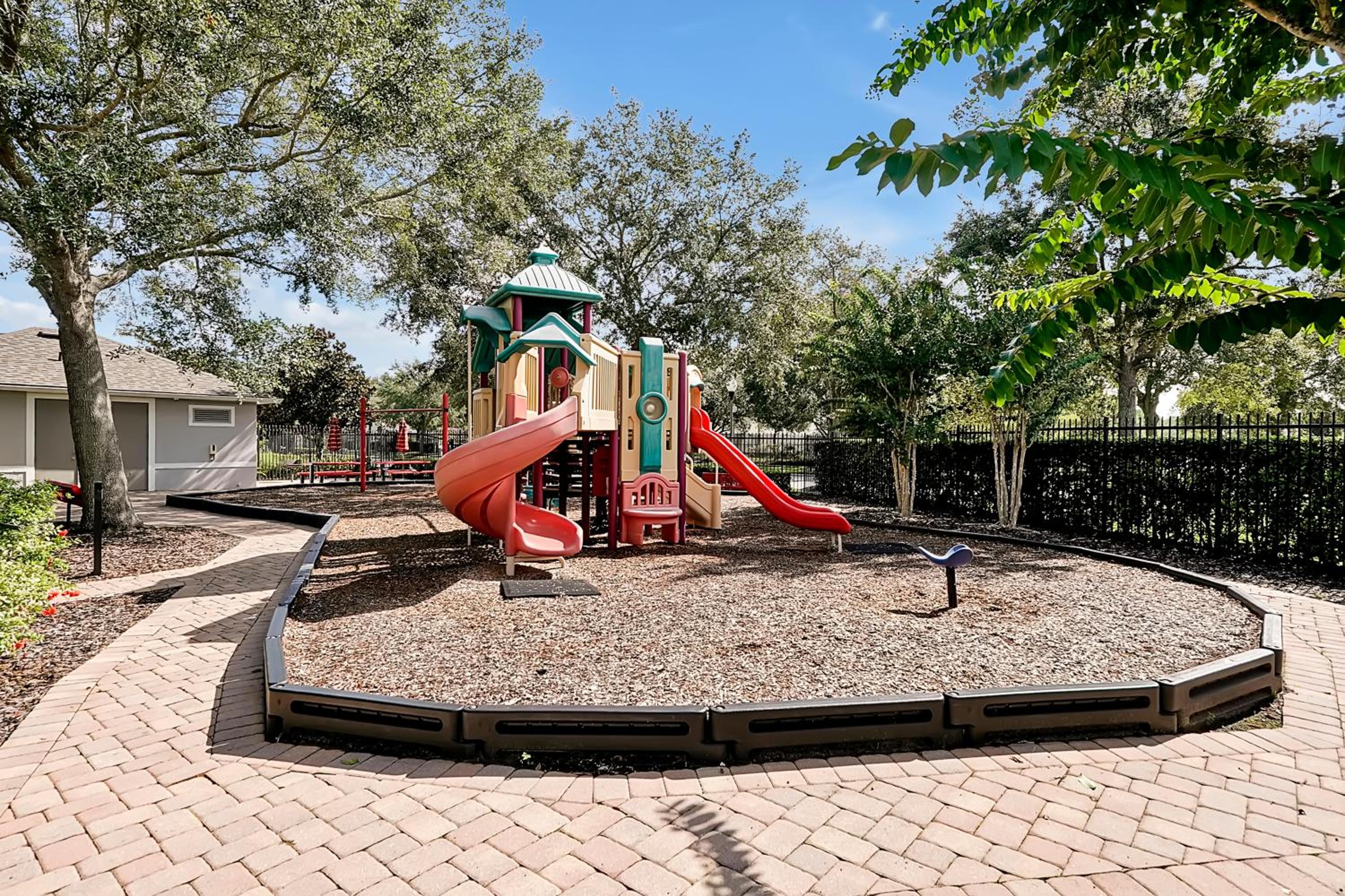 Entire home w/ Private Pool,Gated Near Disney