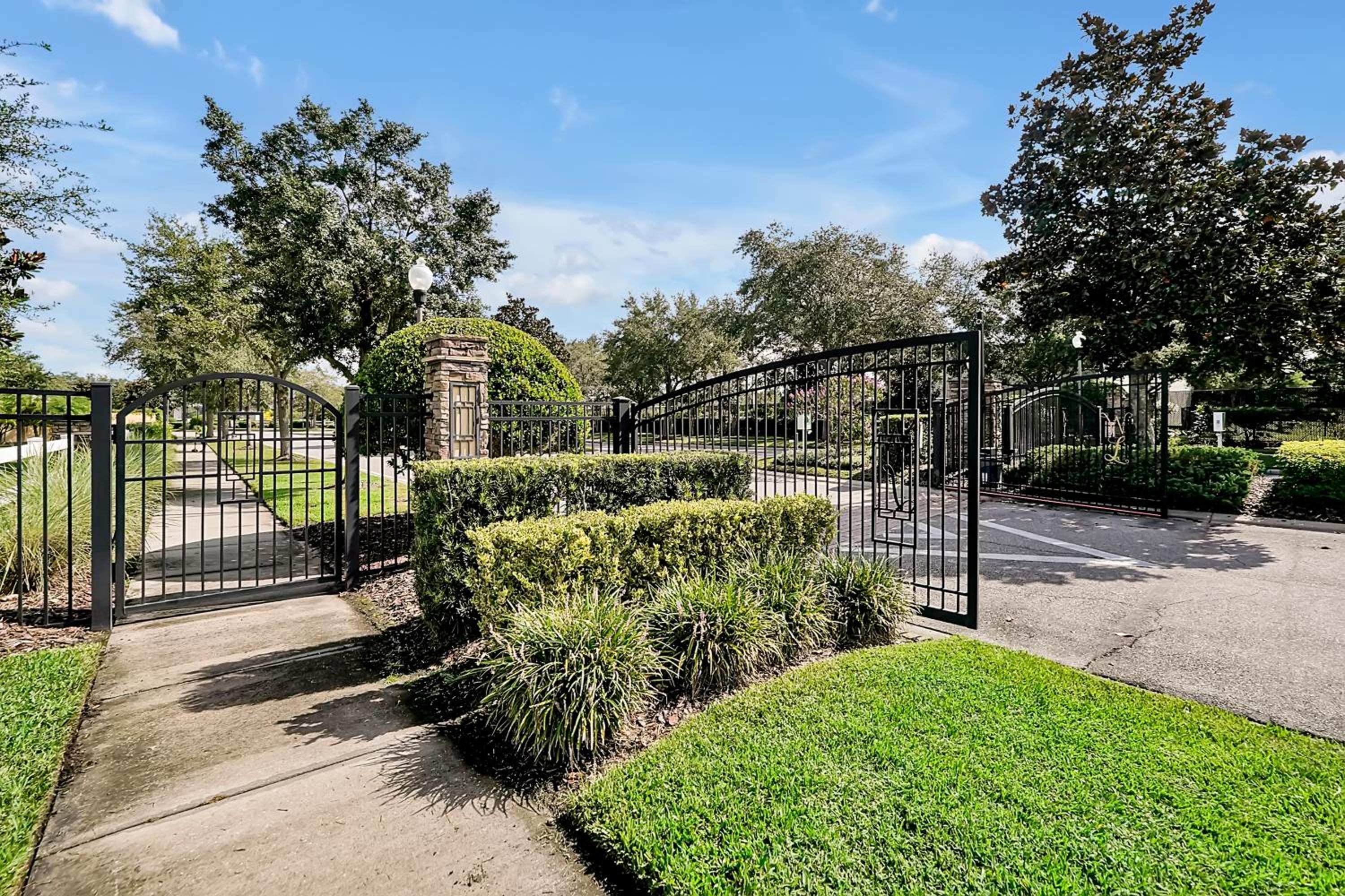 Entire home w/ Private Pool,Gated Near Disney