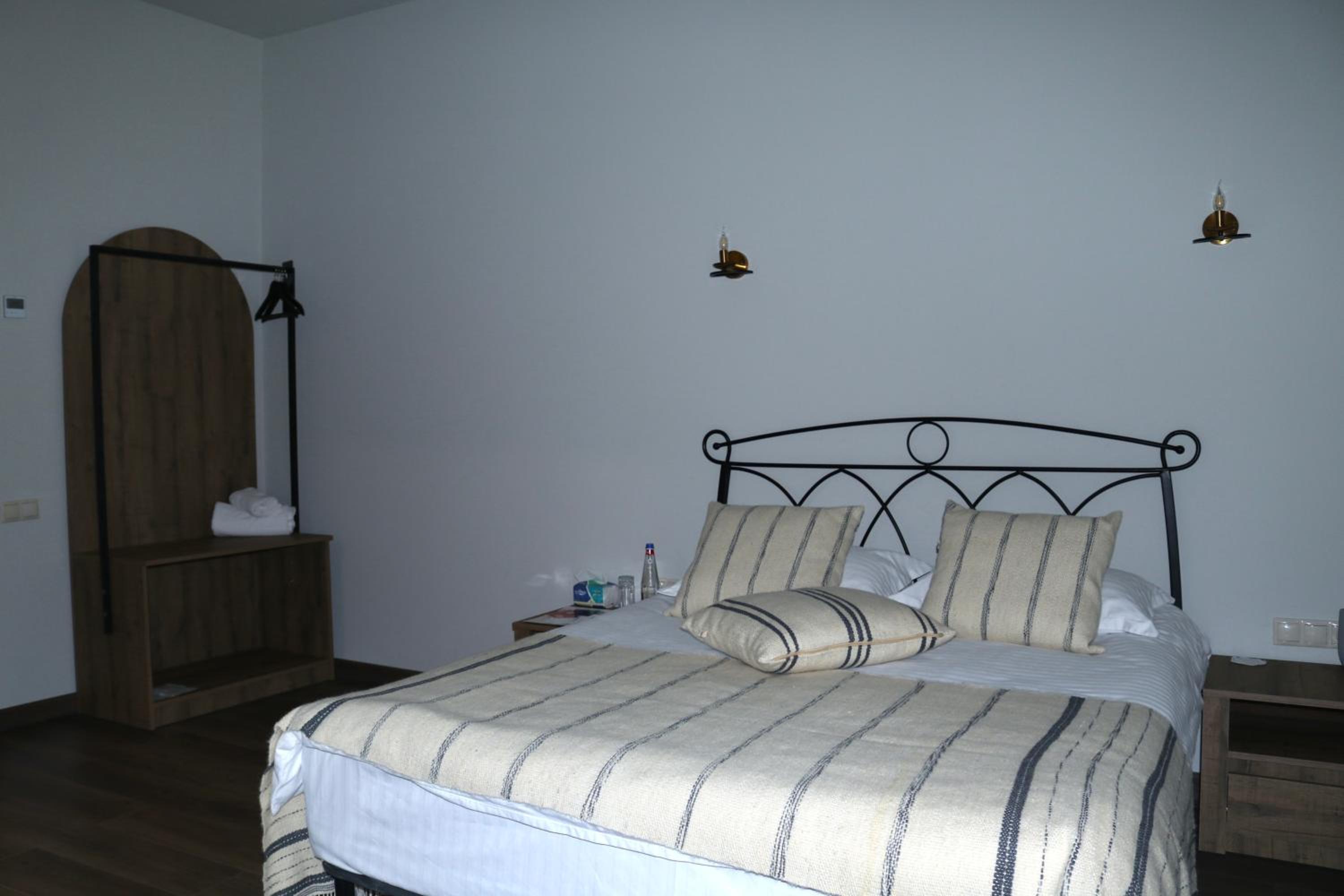 REDROOF Goris Boutique Hotel