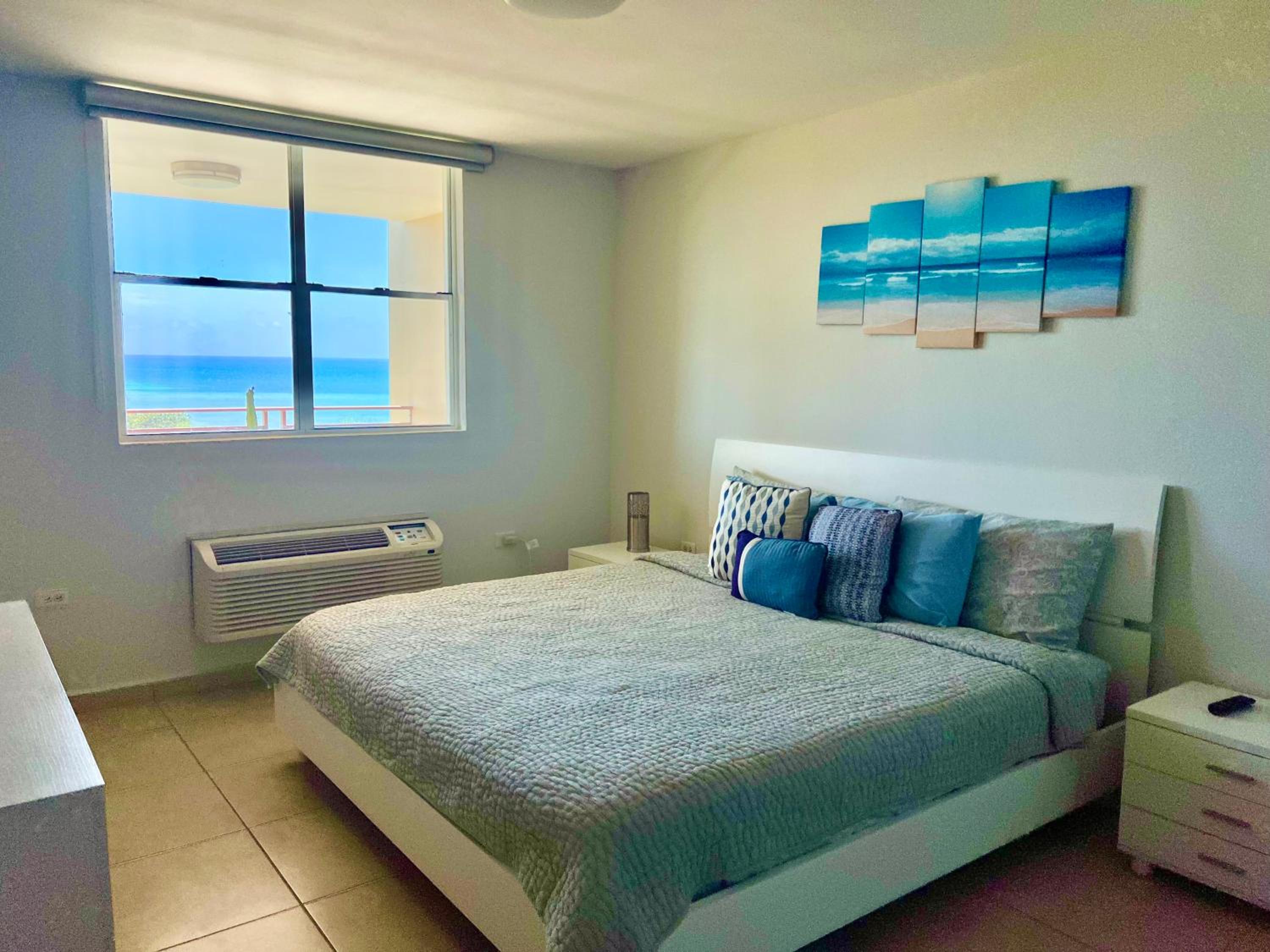 El Combate Condos, Enjoy Ocean Views and Pool Fun view 3