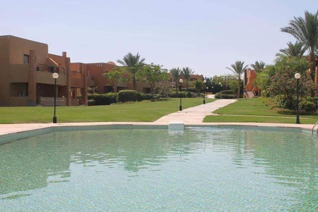 Stella de Mari chalet in Makadi with beach and pool view view 4