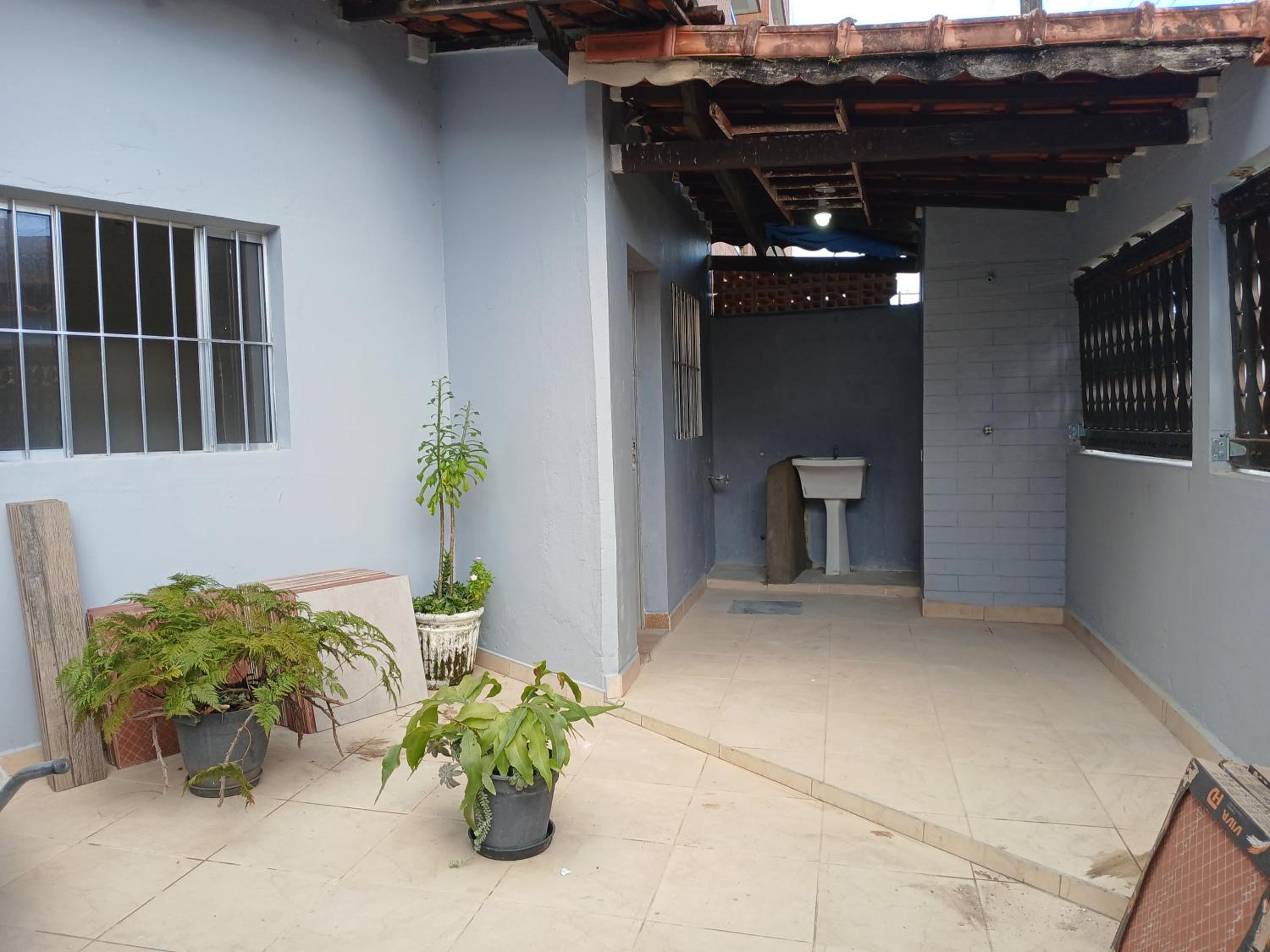 Edicula 140 metros da praia garagem 2 quartos
